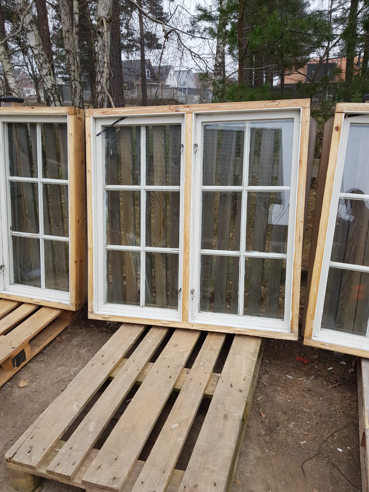 Art 02D 4st B118.5 H118.5 D10.5 kopplade med äkta spröjs 4000 kr per st.