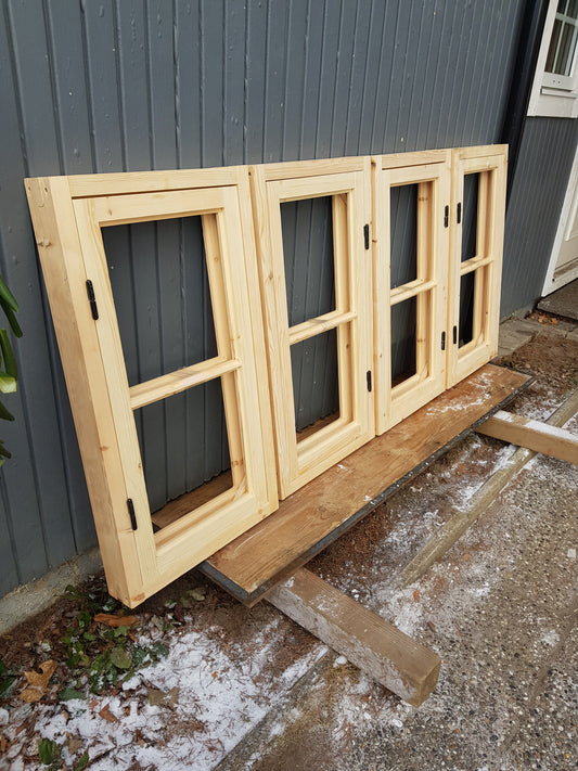 Art 832A 4st nytillverkad fönster med glas B53 H98 D10 pris 3000kr per st