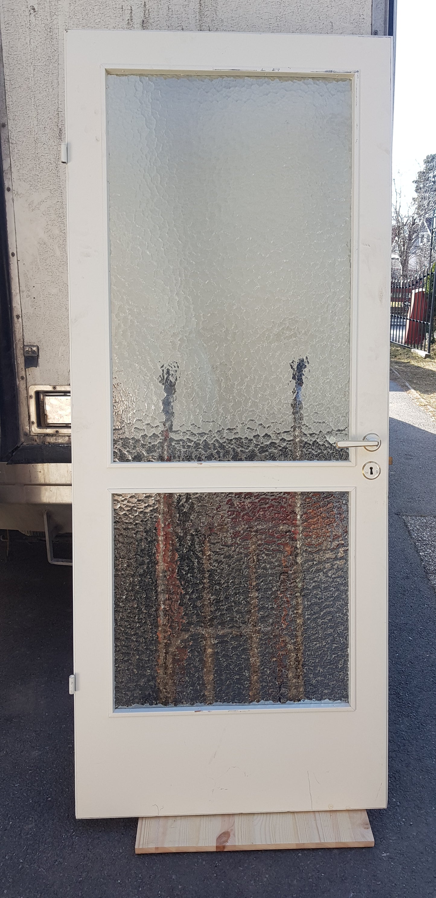 Art 8B b83 h202 d3.5 pris 2500 kr vänster utan karm