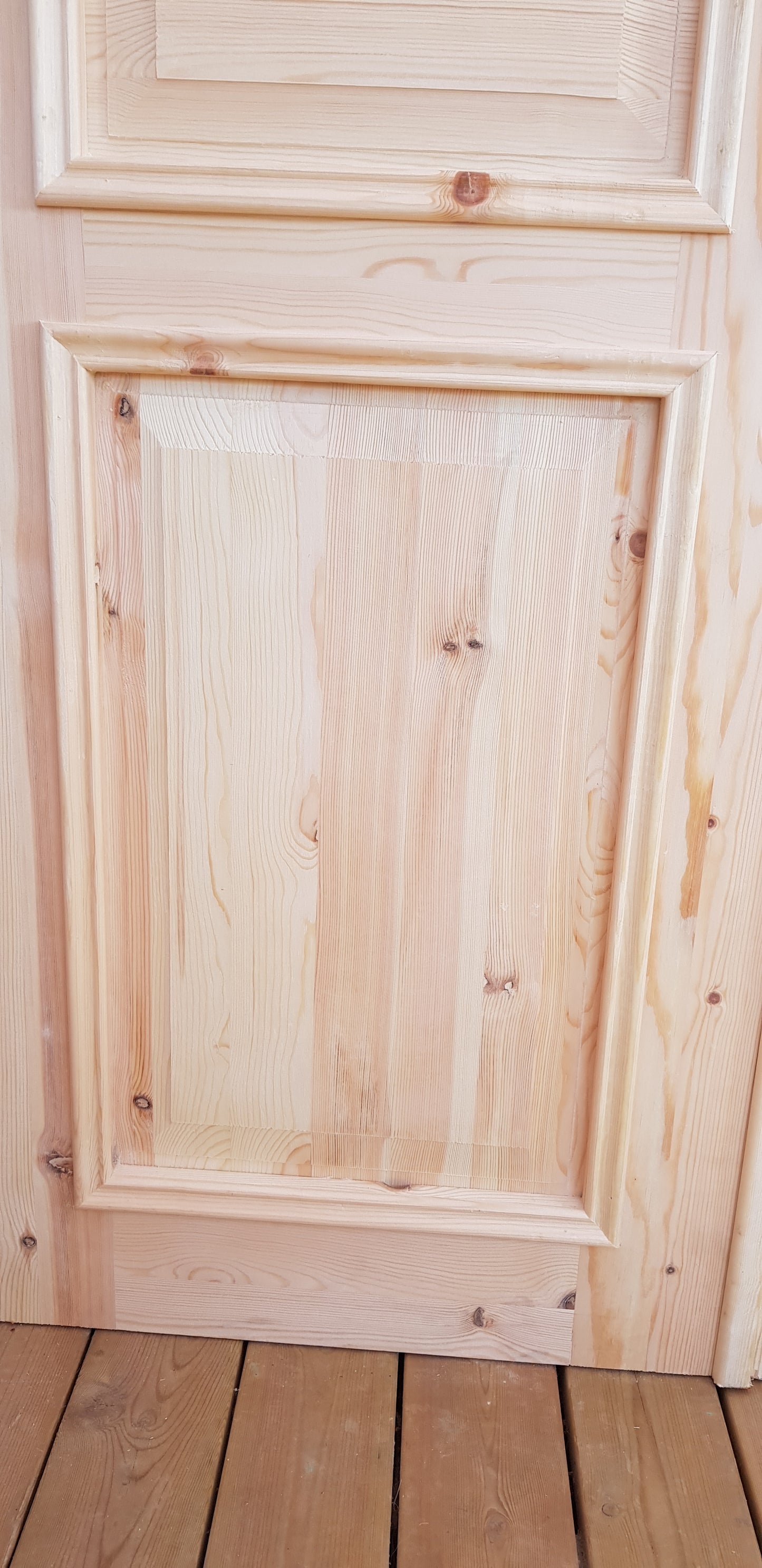 ART 720 Nytillverkad pardörr i gammal stil Mått B140 x H210 cm Öppnas utåt Handtag på höger sida Pris 15000 kr Tillkommer 1000 kr för gångjärn och låskista