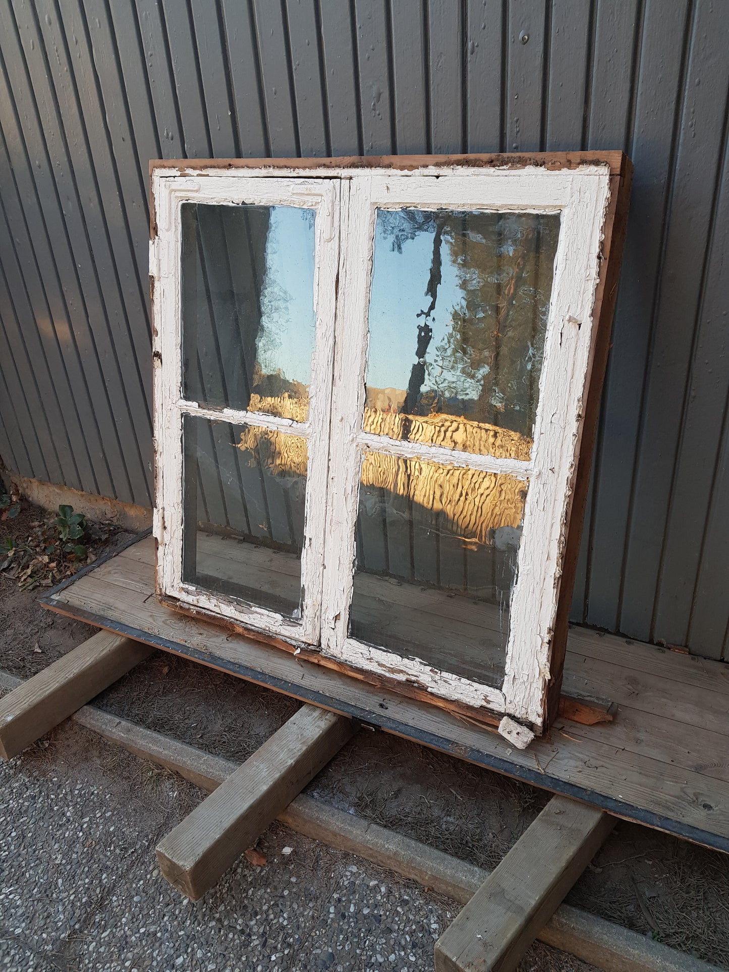 Art 256E b101 h105 d10 3500kr munblåst