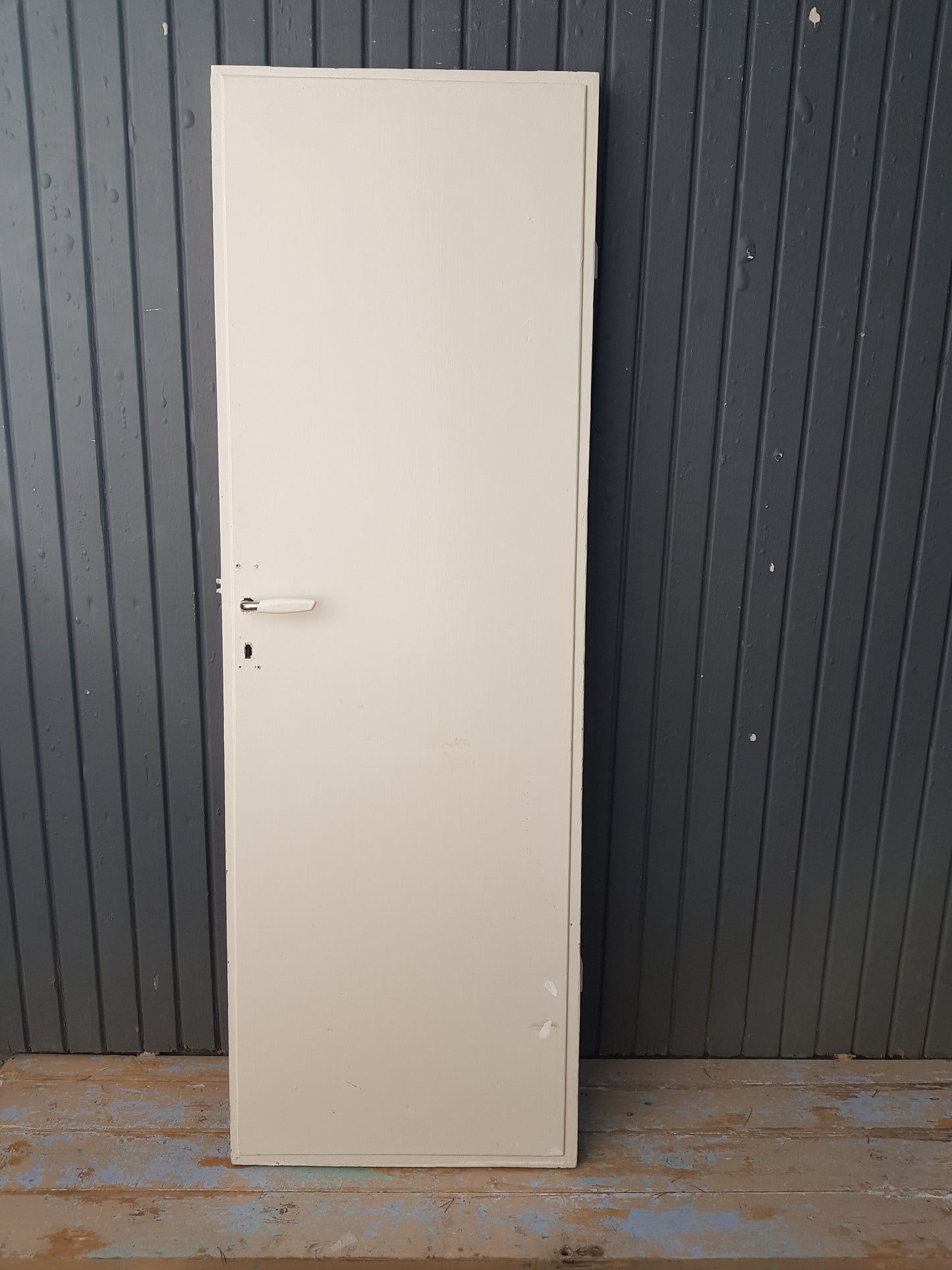 Art 03G1 B60 H180 D4 PRIS 2500 KR utan karm