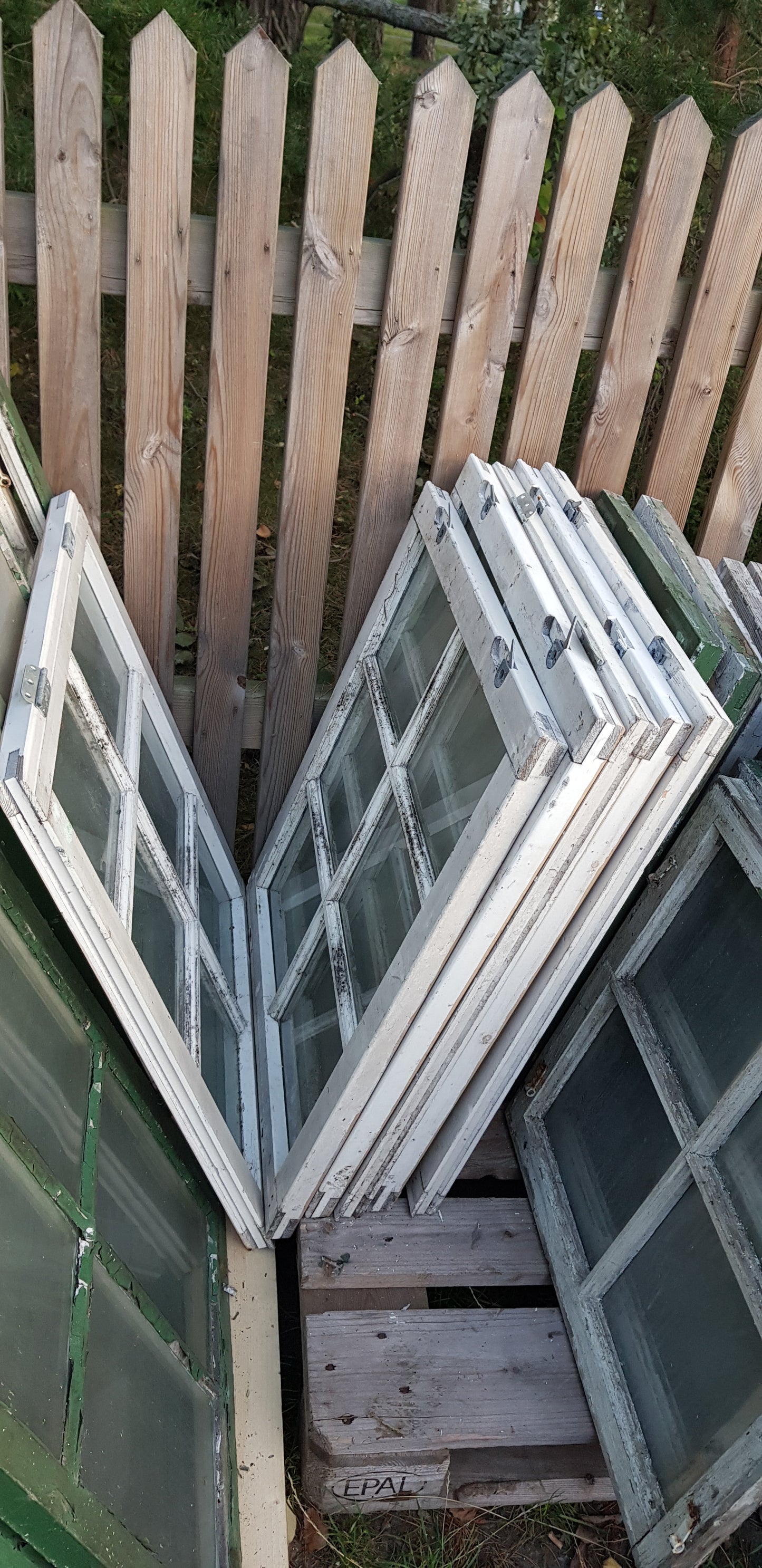 ARTIKELNUMMER 64  2st. b63 h71.5. pris 950 st