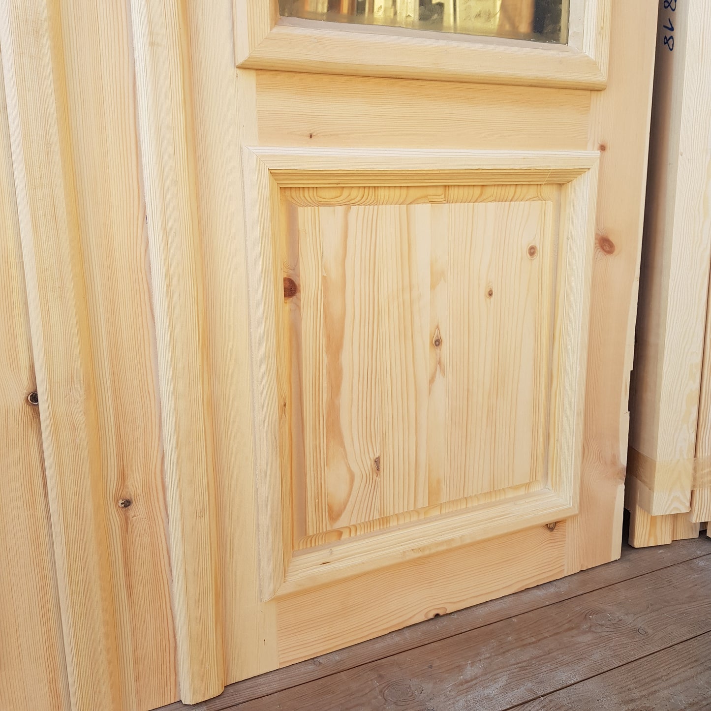 Art 818 b130 h200 br 58 pris 16000 kr tillkommer 1000kr för låskista och gångjärn