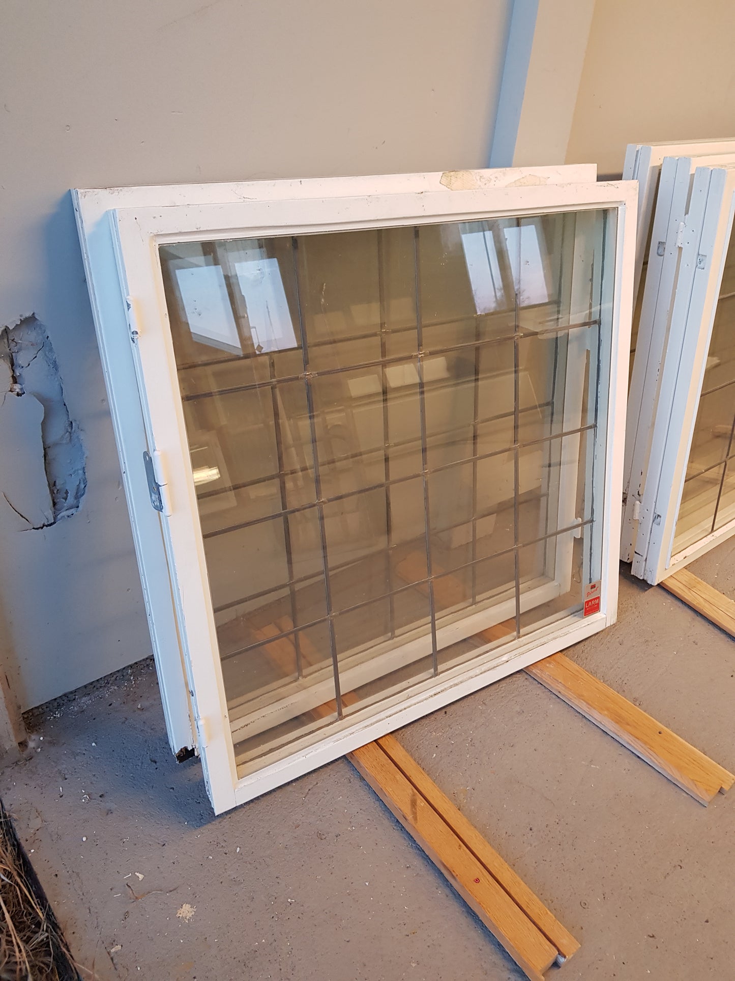 Art 834A b94 h92.2 2st 3500 kr st utan karm (Borlänge)
