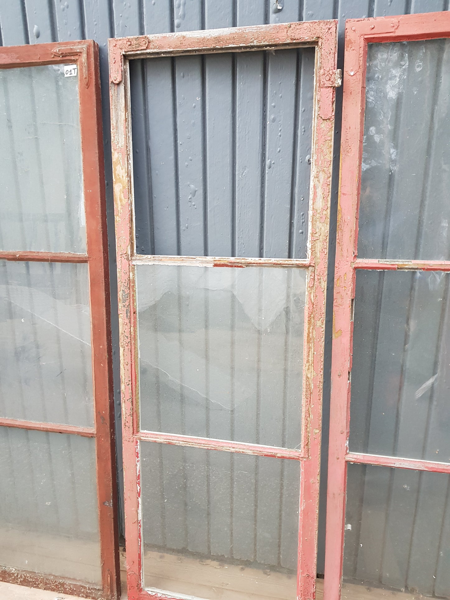 Art 01T 6st B53 H151 D3 munblåsta 3st hela i glas 3st någon ruta sönder 1000 kr per st