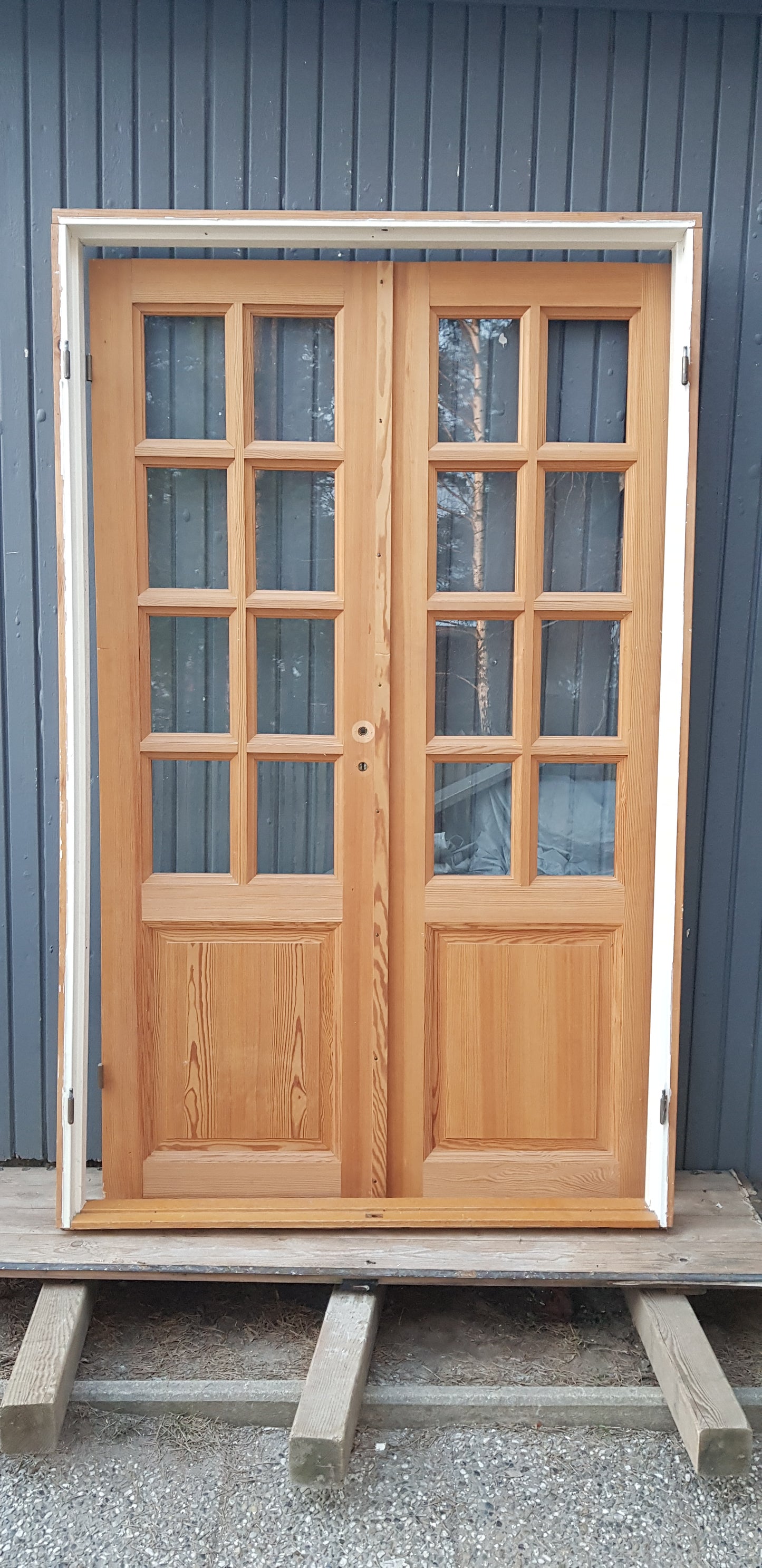Art 855 b130 h210 d9.5 pris 9000 med karm inomhus