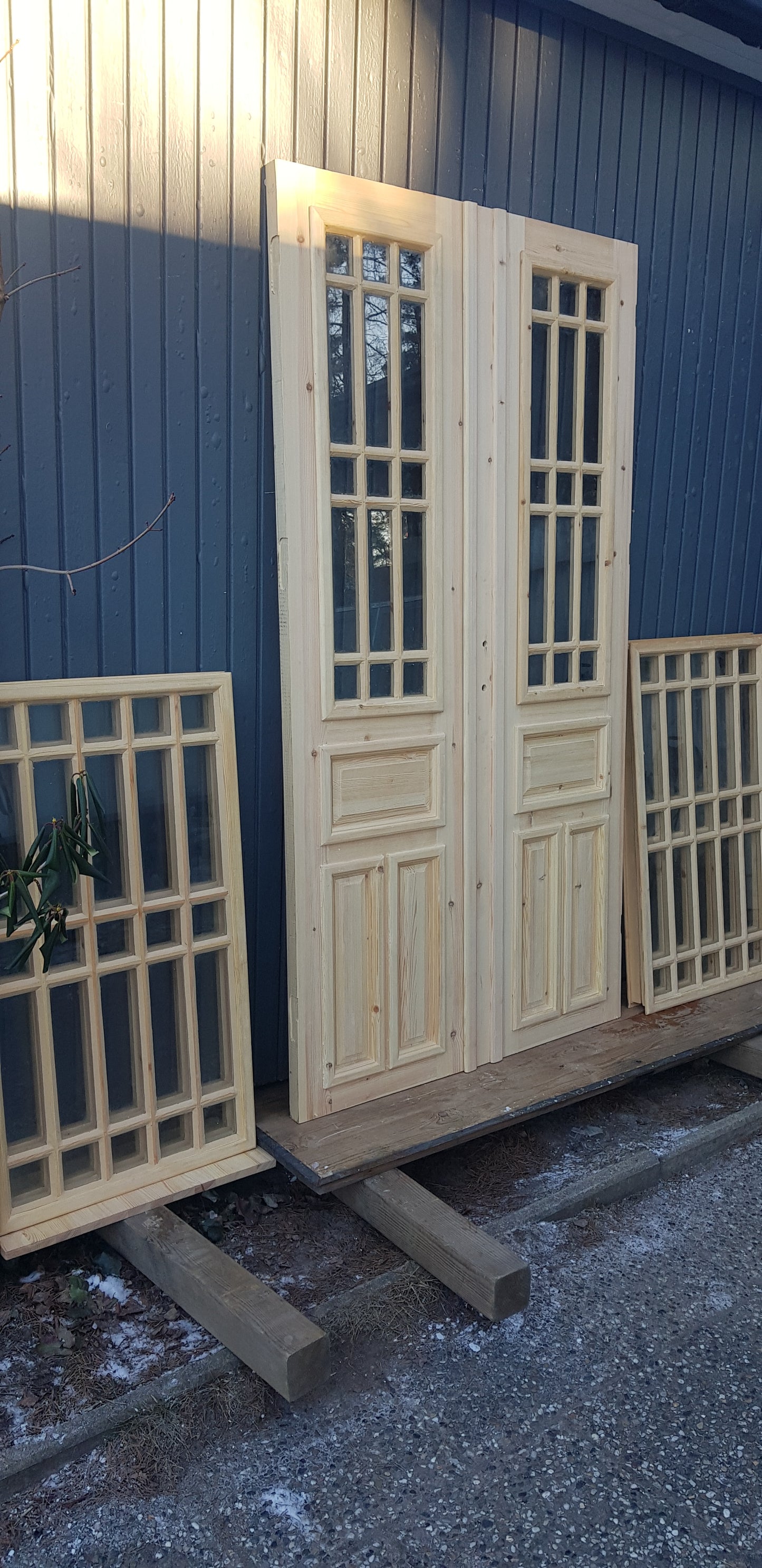 Art 802 B118 H218 med 12 st fönster med pardörr ( pardörr 16000 kr) ( fönster 4000 kr per st)