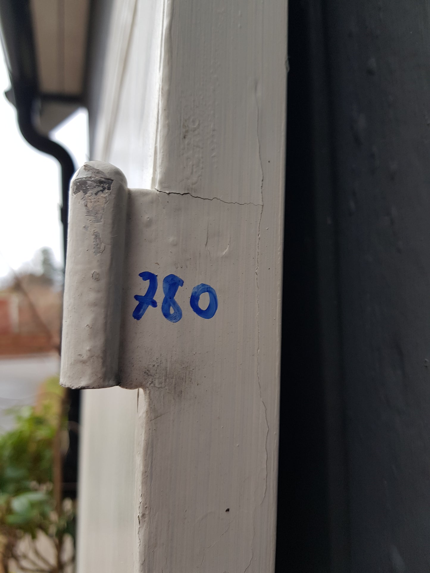 ART 780 B87 H195 D4 PRIS 2500 KR HÖGER