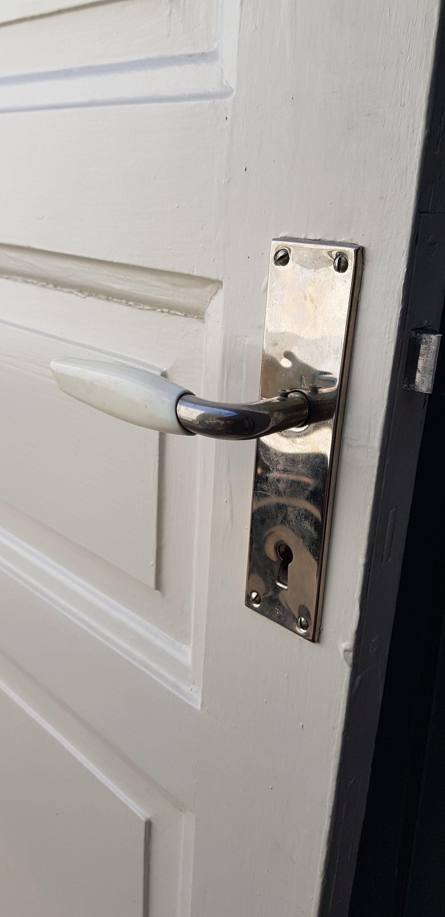 Art 03G1 B60 H180 D4 PRIS 2500 KR utan karm