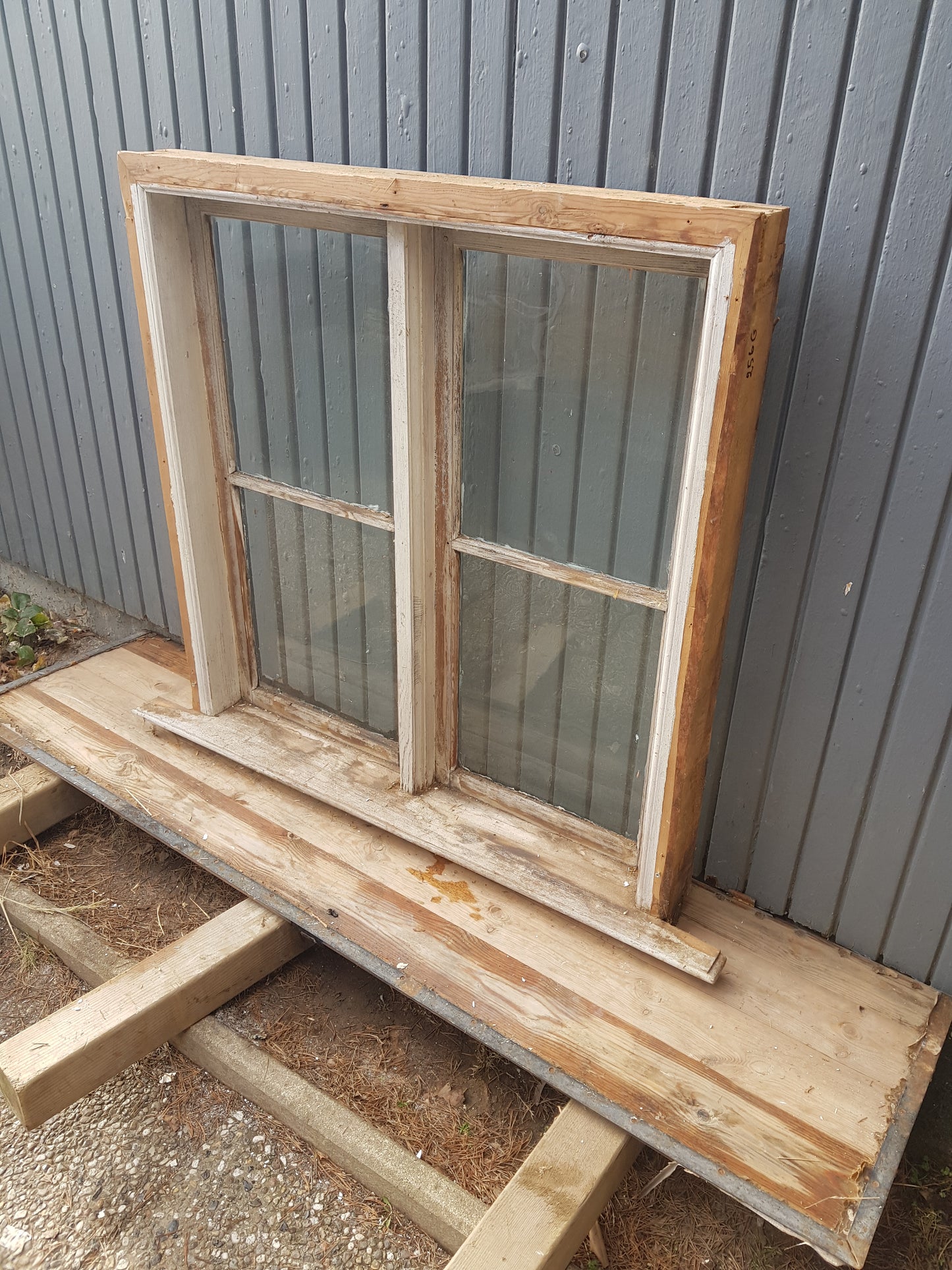 256G B103 h106 d10.5 munblåst 3000kr