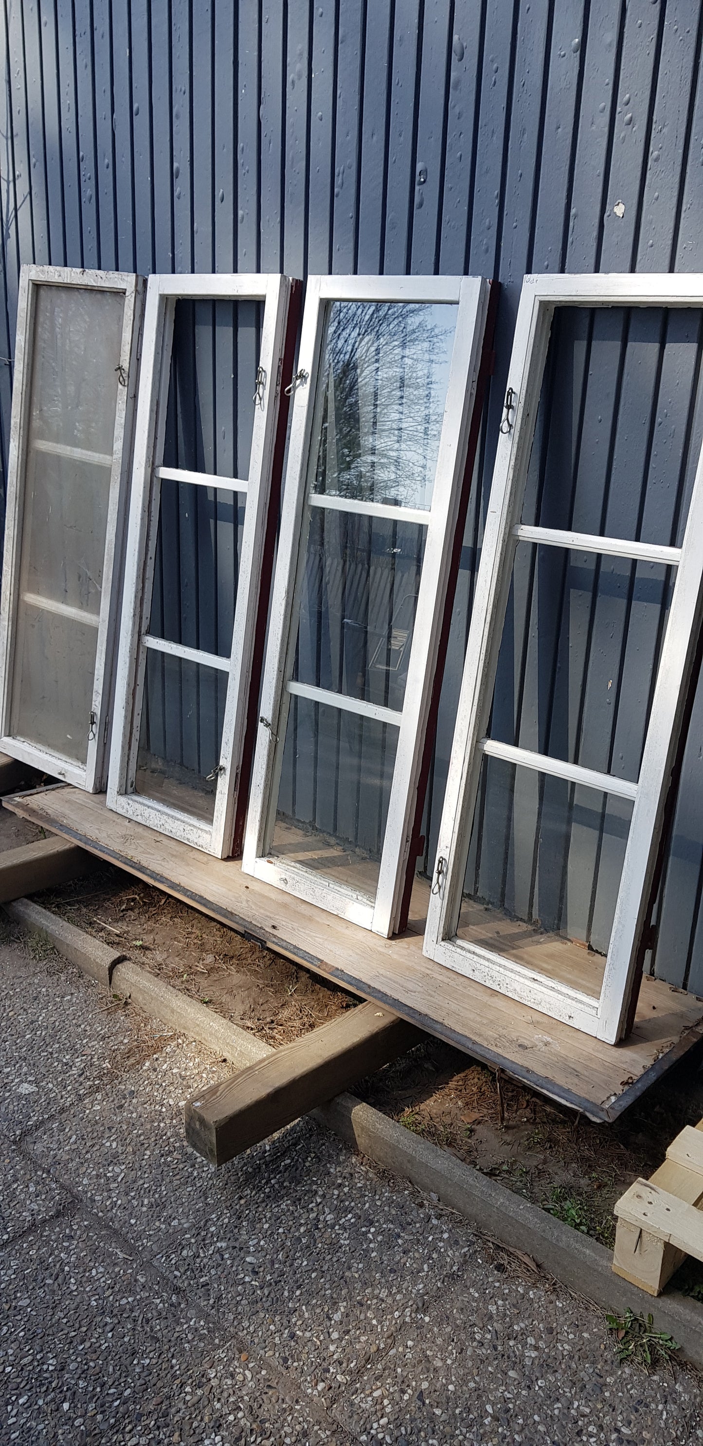 Art 01X 4st B46.5 H137.5 D6.5 kopplade 900 st äkta spröjs några rutor är trasiga.