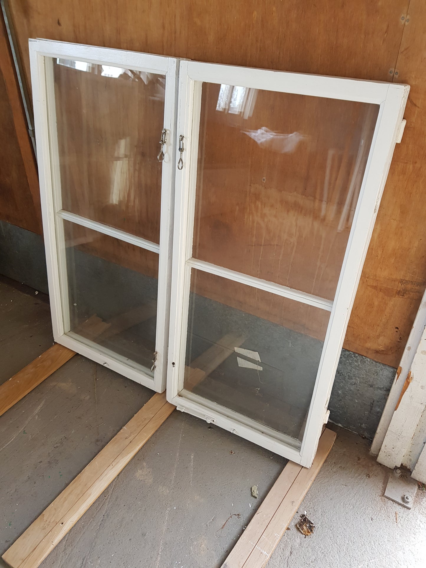 Art 852A 2st b53.5 h107.5 1000kr st utan karm (Borlänge)