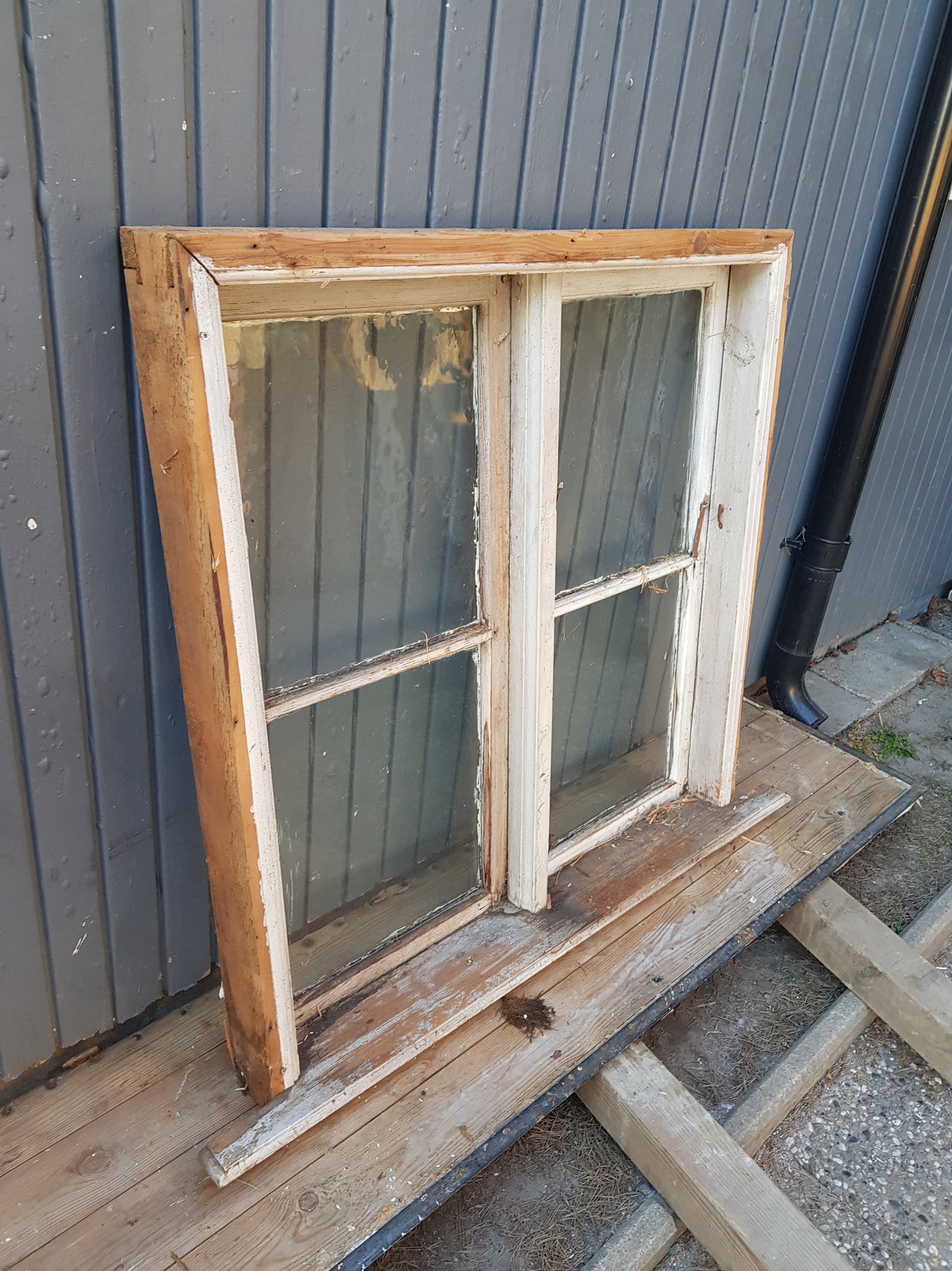 Art 256E b101 h105 d10 3500kr munblåst