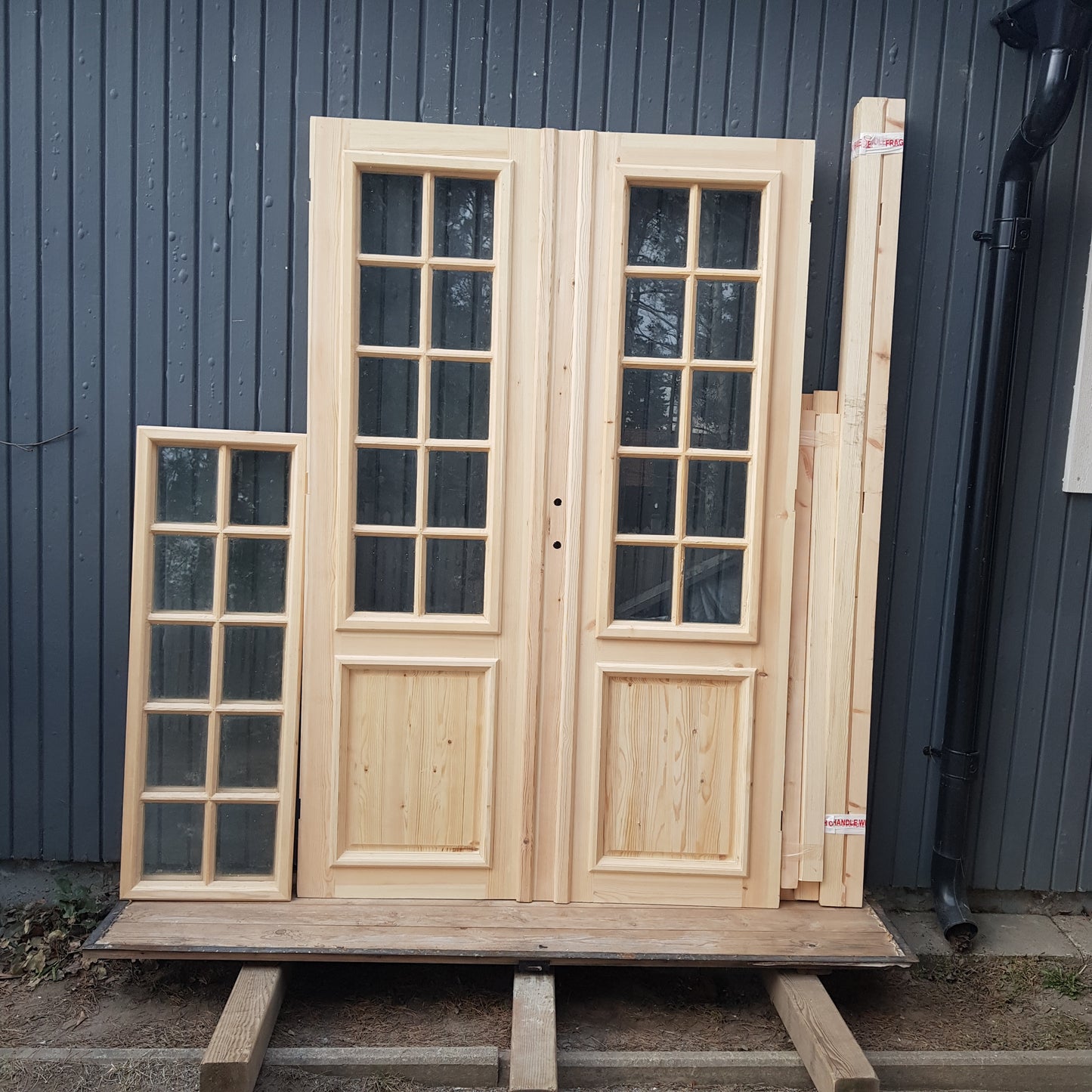 Art 819 b130 h200 br 68 16000 kr tillkommer 1000kr för låskista och gångjärn