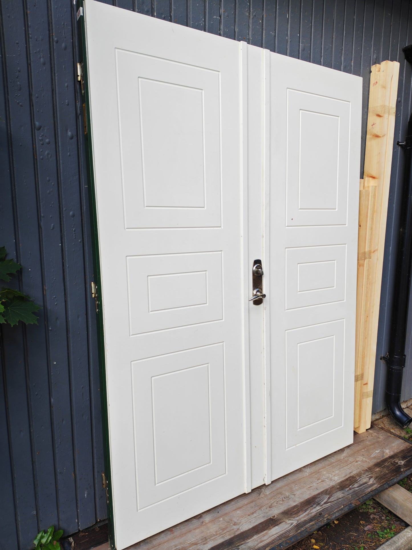 ART 112B B151 H212 MEN NY KARM PRIS 15000KR MODDEL BRUKSDÖRREN ISOLERAD