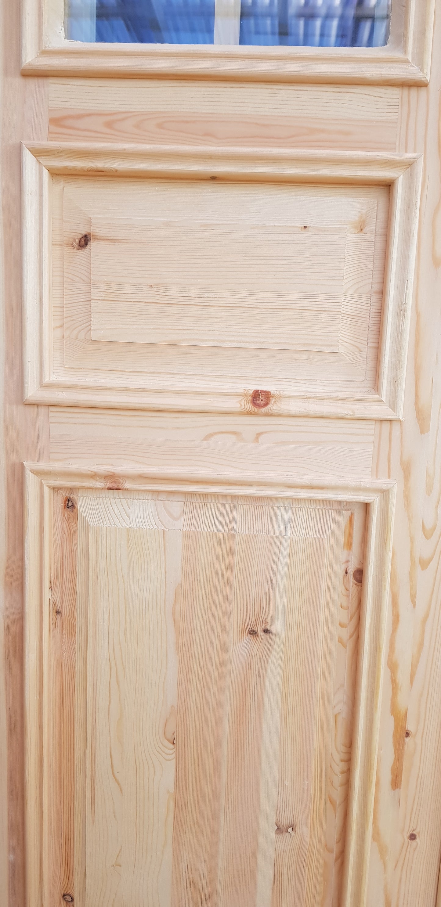 ART 720 Nytillverkad pardörr i gammal stil Mått B140 x H210 cm Öppnas utåt Handtag på höger sida Pris 15000 kr Tillkommer 1000 kr för gångjärn och låskista