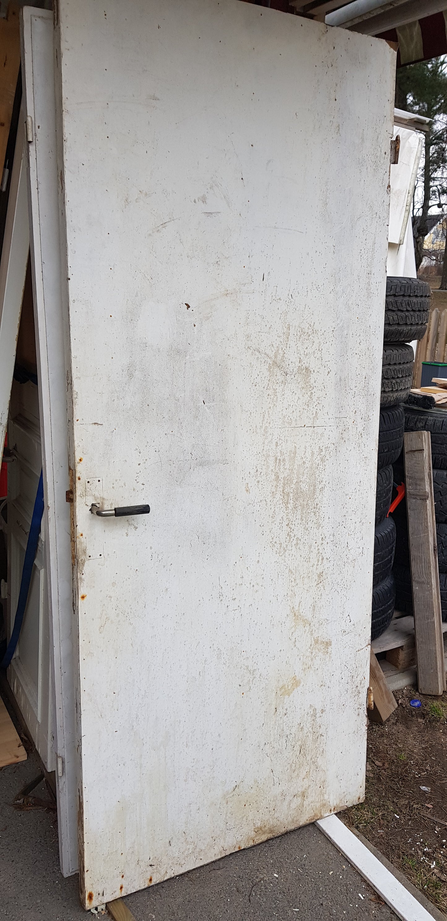 Art 20J b84 × h202 D5 pr 4000kr går att ta bort skivan ser likadan utsidan och insidan