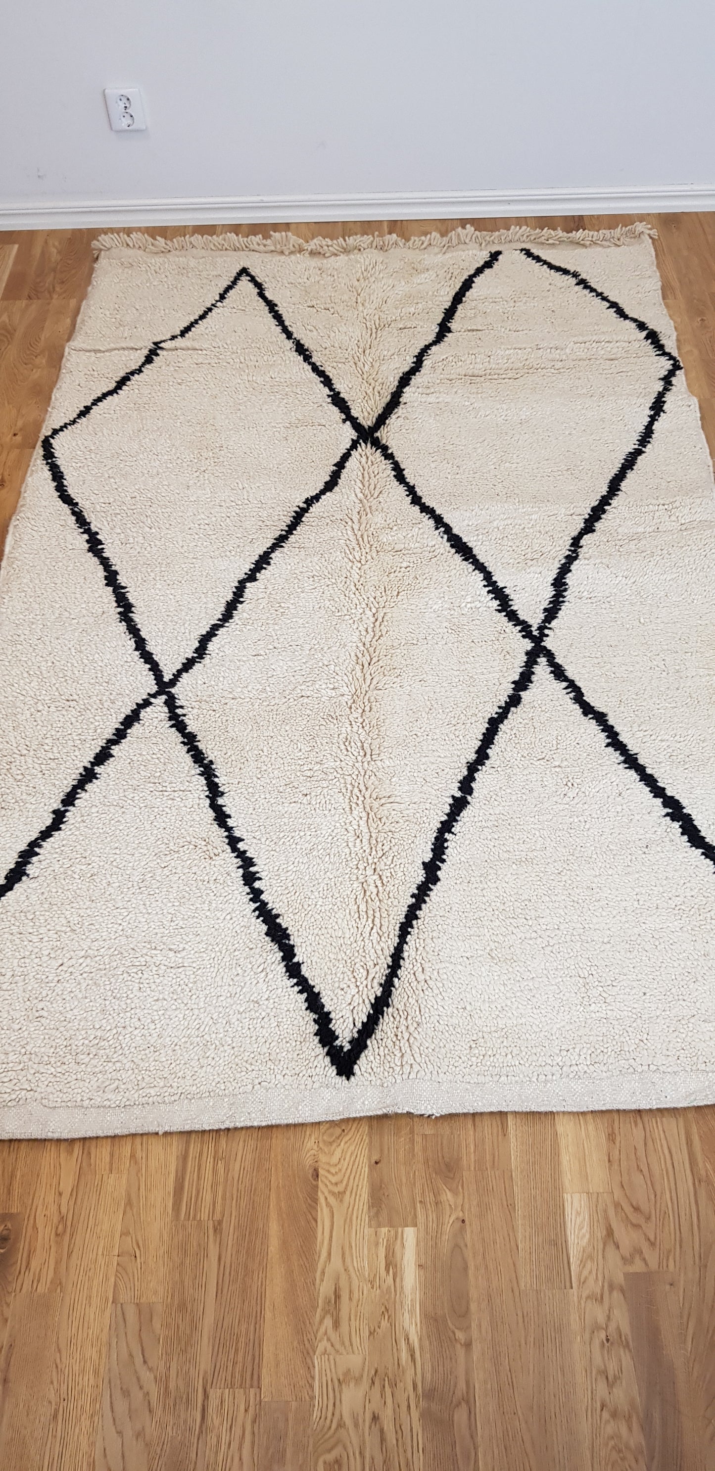 ARTIKELNUMMER 394 Helt ny handknuten Beni ourain ull Matta. 