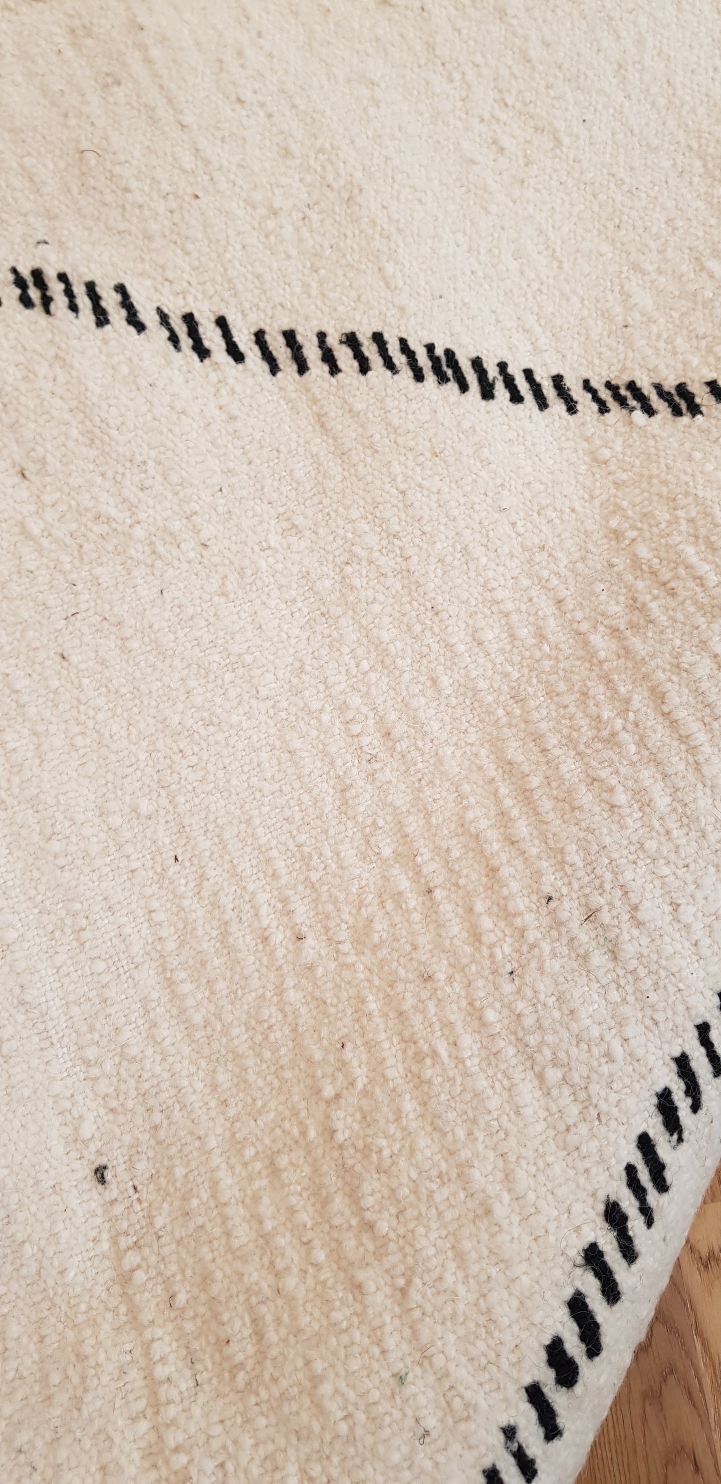  ARTIKELNUMMER 399 Helt ny handknuten Beni ourain ull Matta. 