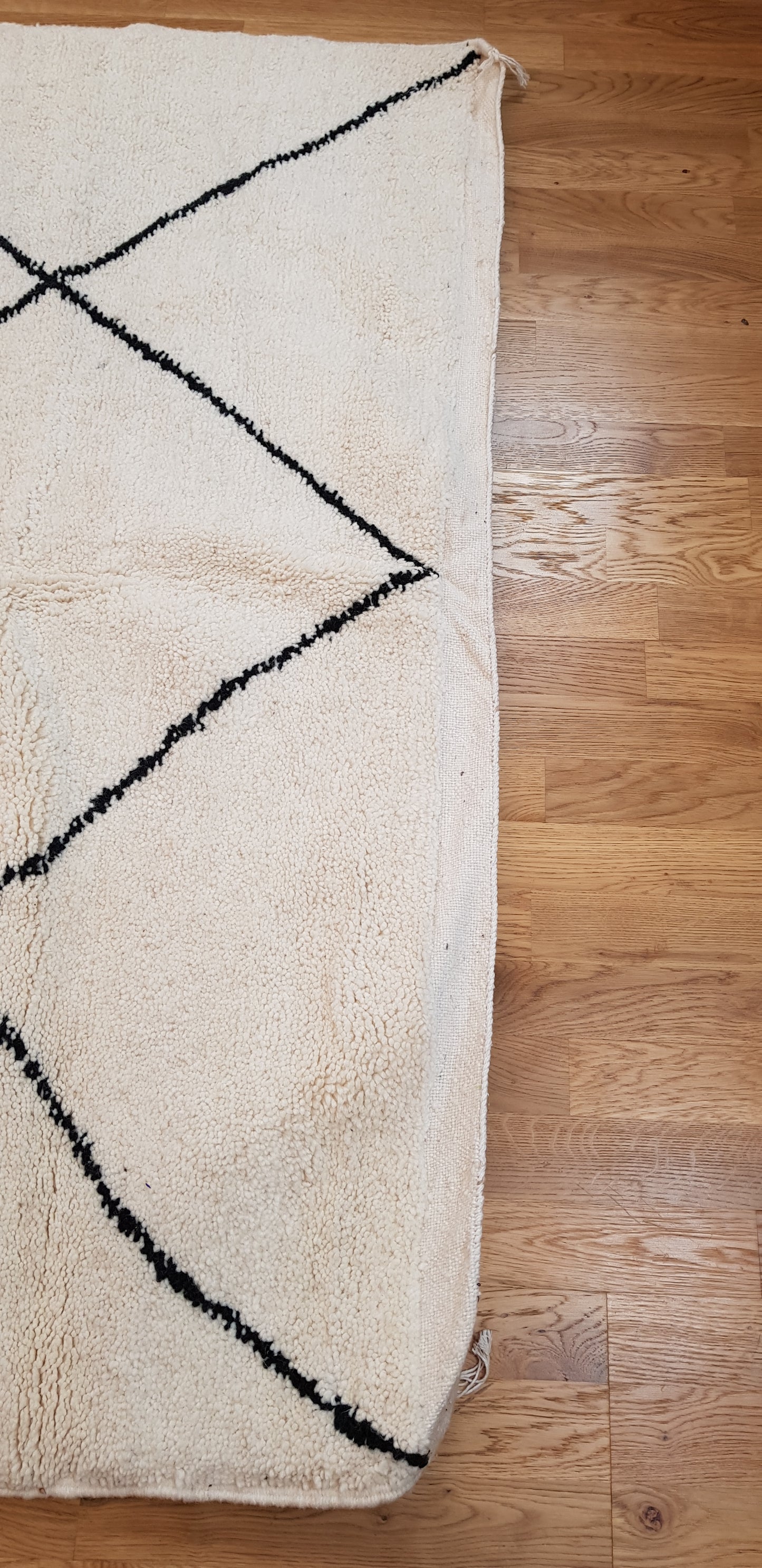 ARTIKELNUMMER 397 Helt ny handknuten Beni ourain ull Matta. 