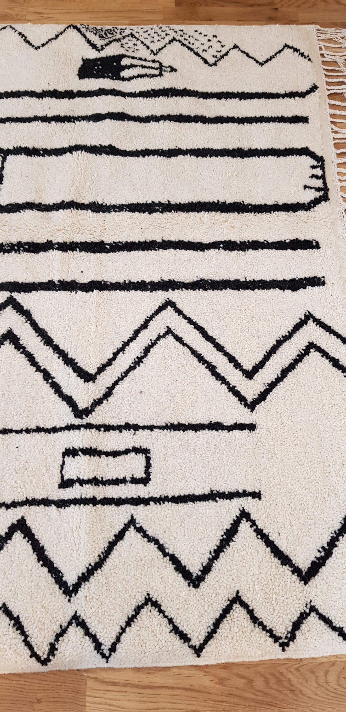 ARTIKELNUMMER 396 Helt ny handknuten Beni ourain ull Matta. 