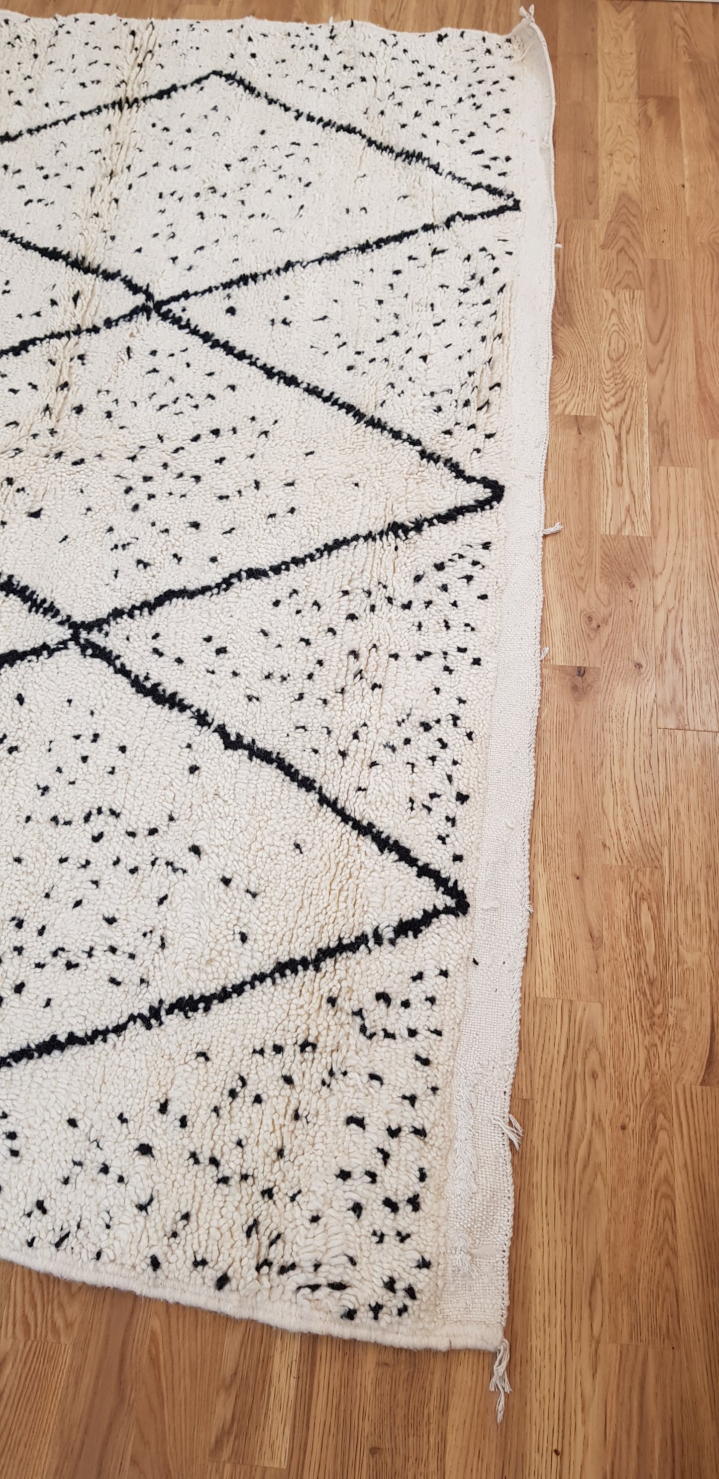 ARTIKELNUMMER 418 Helt ny handknuten Beni ourain ull Matta 