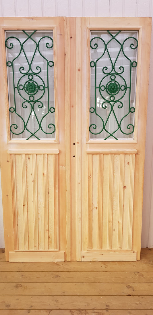 Art 33V Ny pardörr i gammal stil med dubbelt glas inklusive karm B130 cm H210 cm BR 110 cm pris: 19000 kr