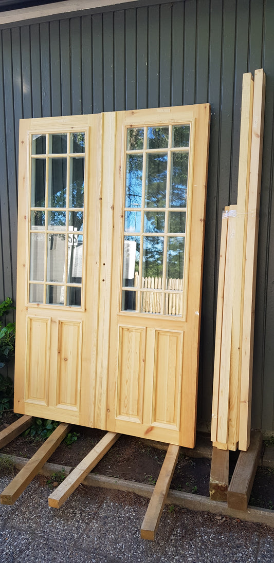 Art 33R Ny pardörr i gammal stil med dubbelt glas inklusive karm B140 cm H210 cm pris: 17000 kr