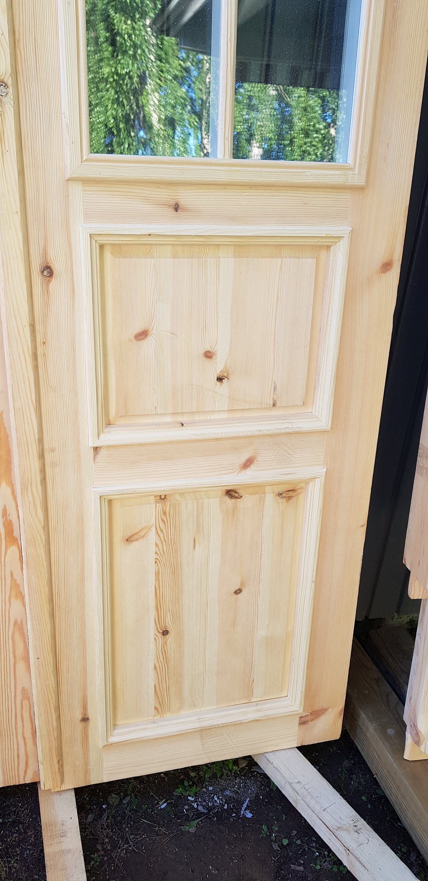 Art 33T Ny pardörr i gammal stil med dubbelt glas inklusive karm B130 cm H210 cm pris: 17000 kr