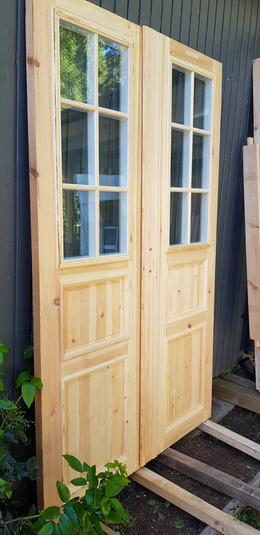 Art 33T Ny pardörr i gammal stil med dubbelt glas inklusive karm B130 cm H210 cm pris: 17000 kr