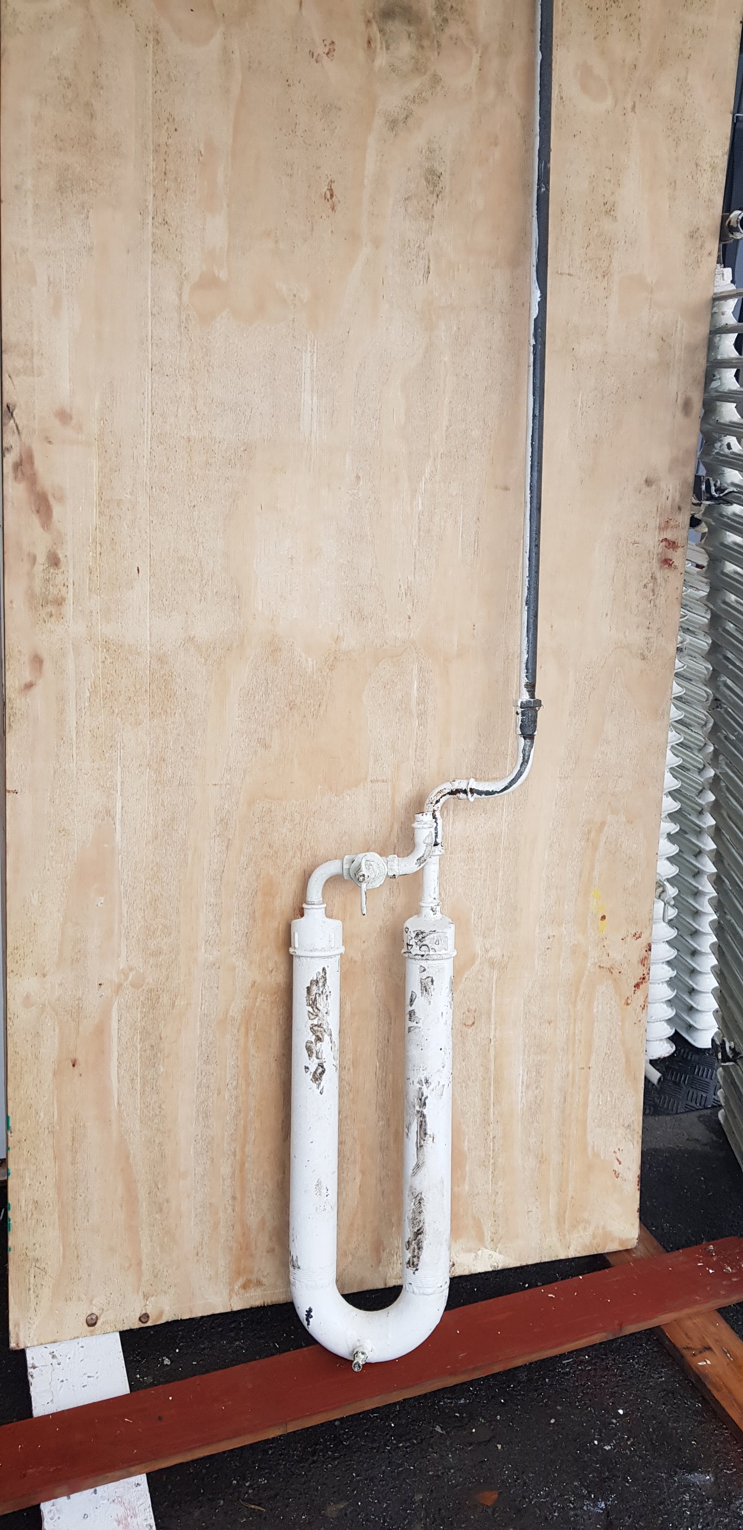 ARTIKELNUMMER 320 Gammalt fint kopling element med avstängning Pris: 2000kr