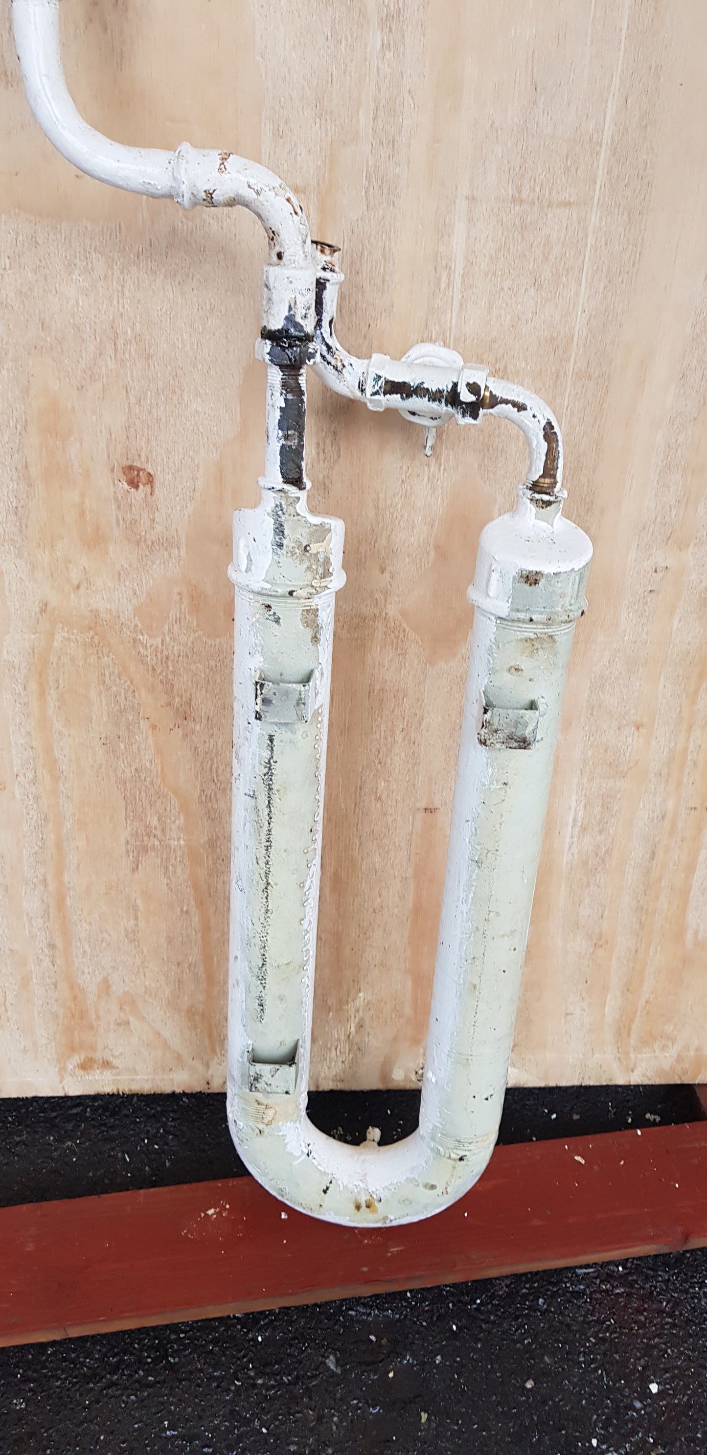 ARTIKELNUMMER 320 Gammalt fint kopling element med avstängning Pris: 2000kr