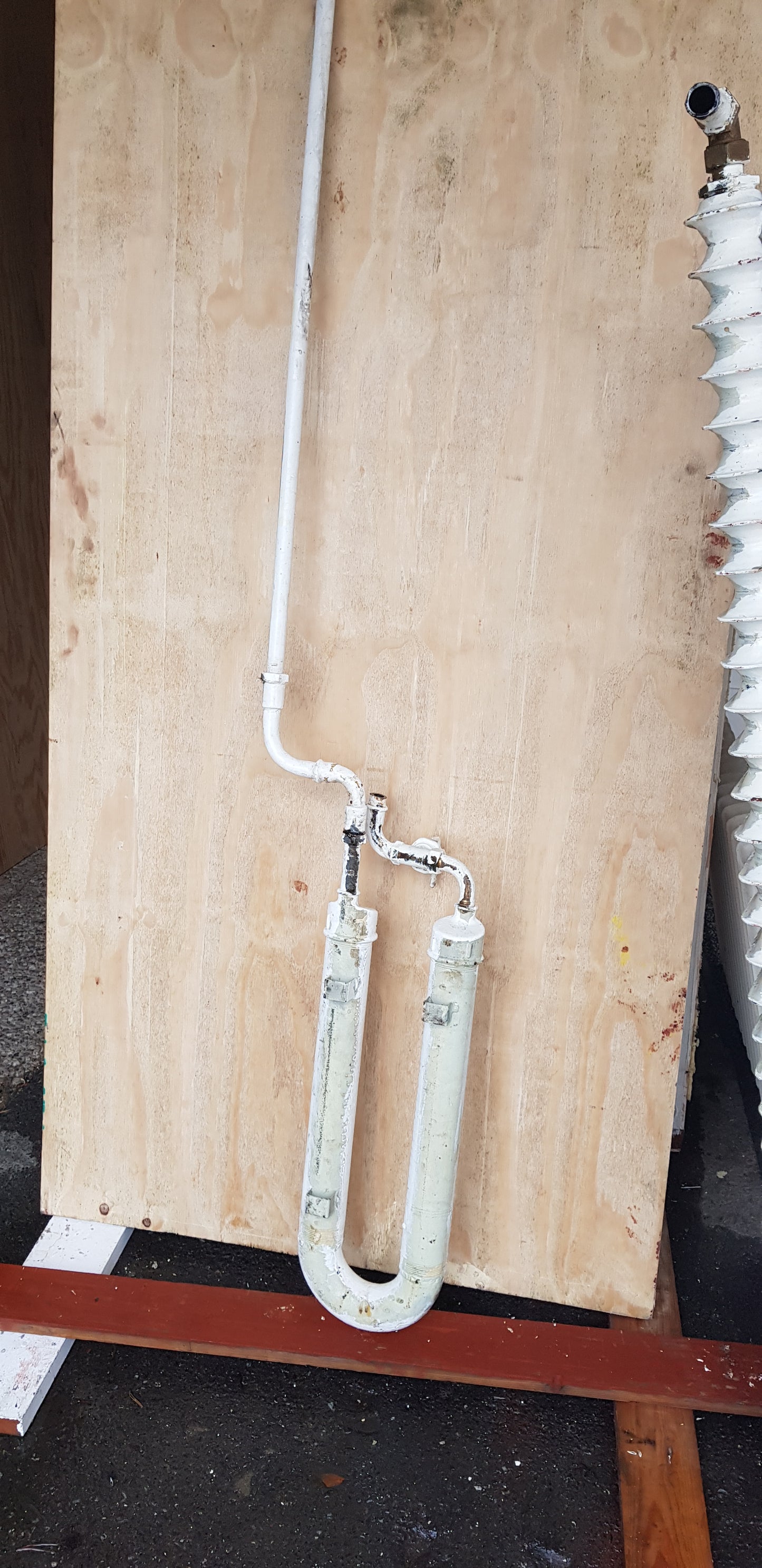 ARTIKELNUMMER 320 Gammalt fint kopling element med avstängning Pris: 2000kr