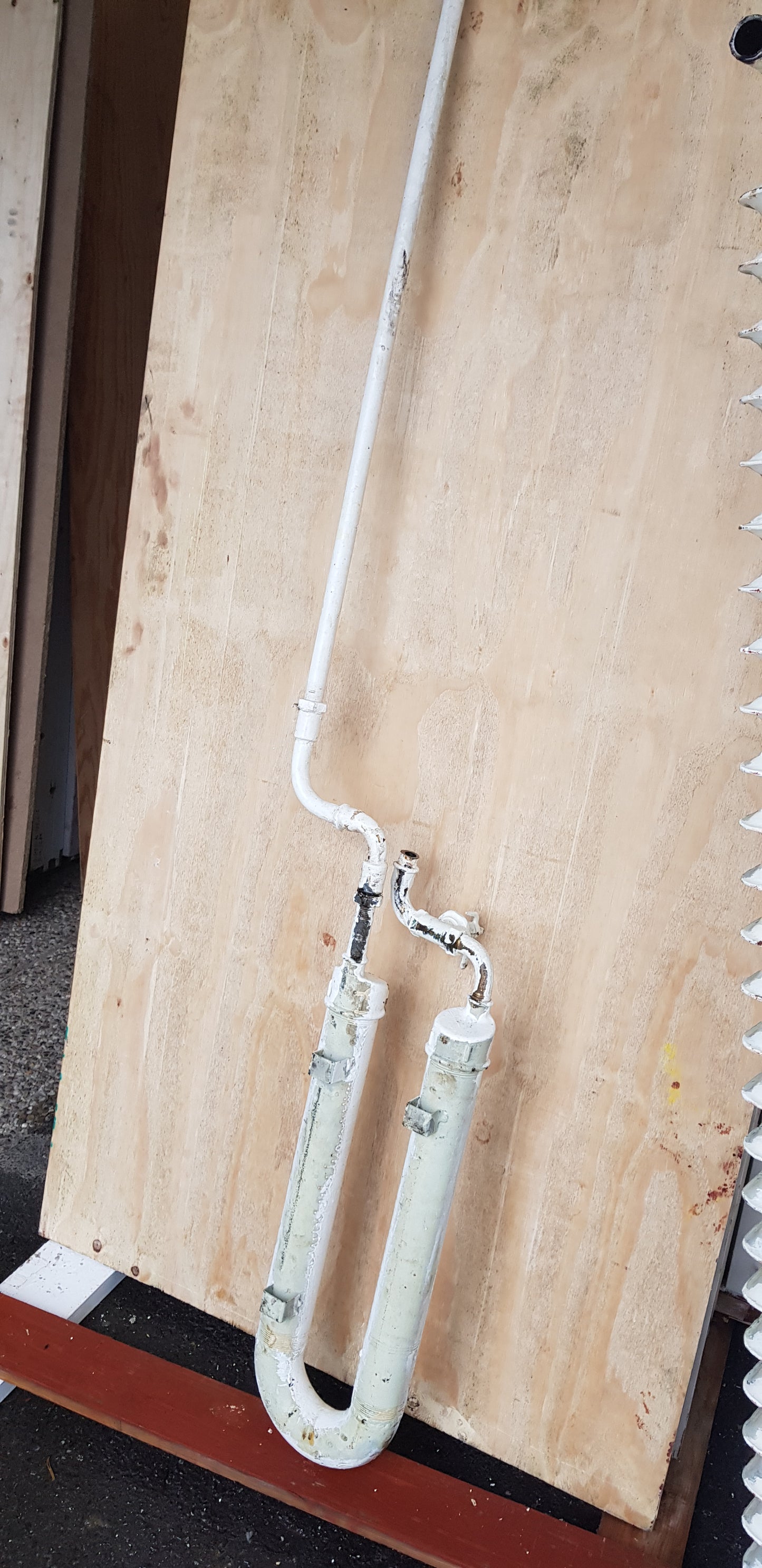 ARTIKELNUMMER 320 Gammalt fint kopling element med avstängning Pris: 2000kr