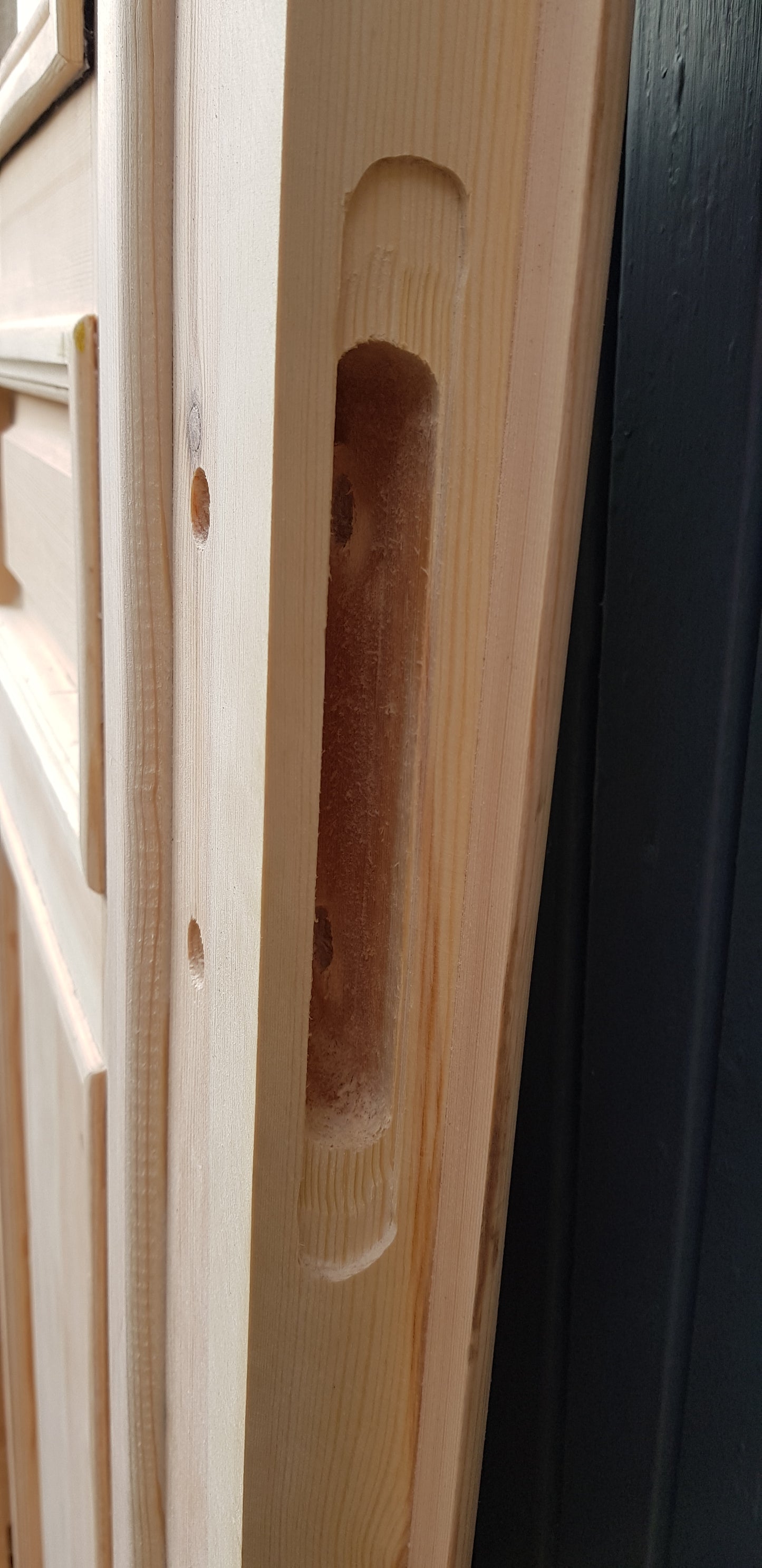 Art 33E Nytillverkade pardörrar med dubbelglas i gammal stil inkl karm yttermått: B 130 cm H 210 cm pris: 17000 kr