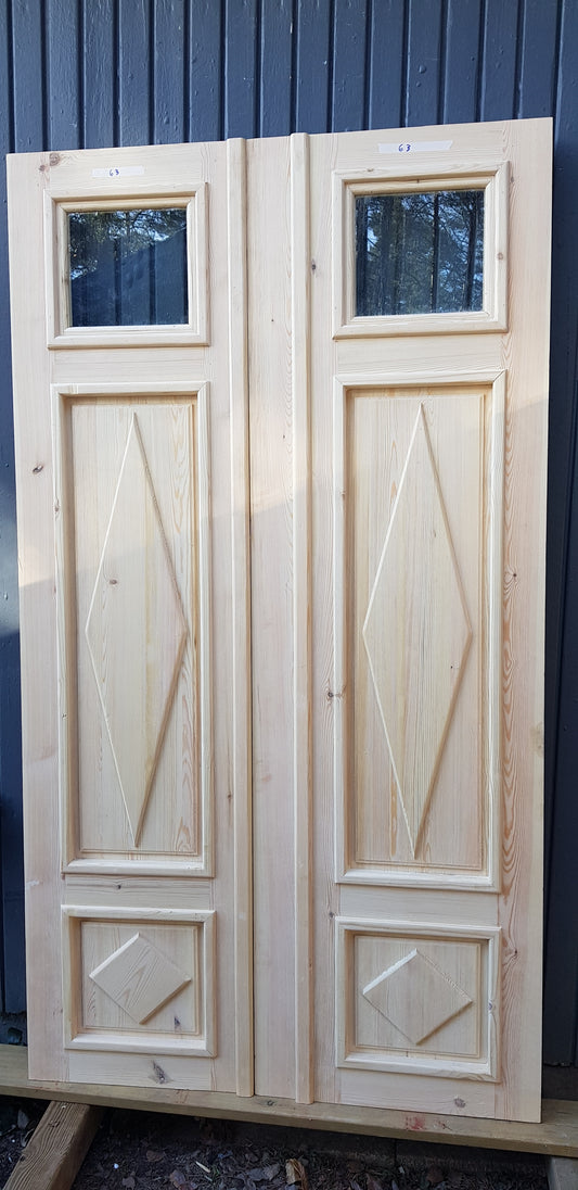 ARTIKELNUMMER 312 Nytillverkade pardörrar med dubbelglas i gammal stil inkl karm,