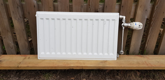 ARTIKELNUMMER 304 Gammalt fint element med termostat Mått: Bredd 50 cm Höjd 30 cm pris: 800kr ange nr 01