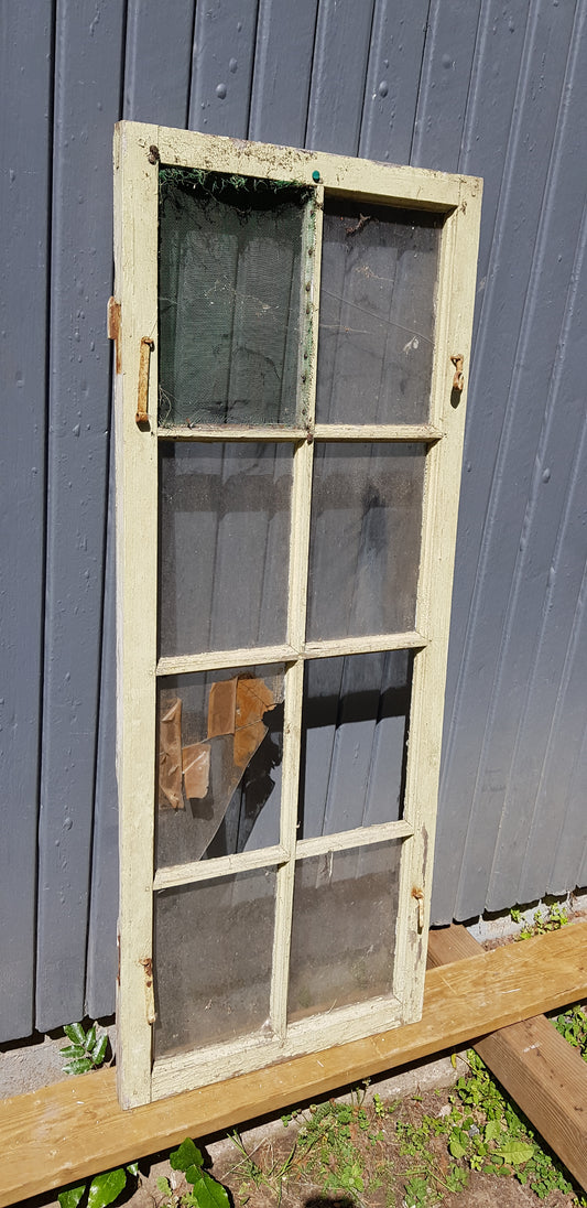 ARTIKELNUMMER 06 1st Äldre spröjsade fönster med äkta spröjs utan karm