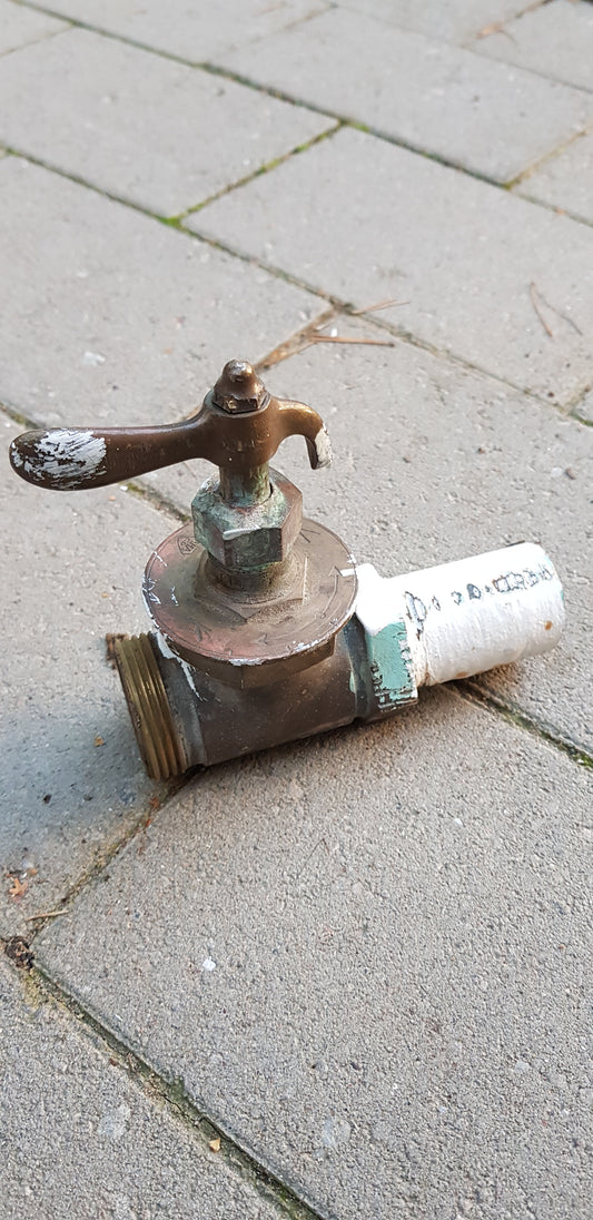 ARTIKELNUMMER 243 gammal slotsvred 600kr 