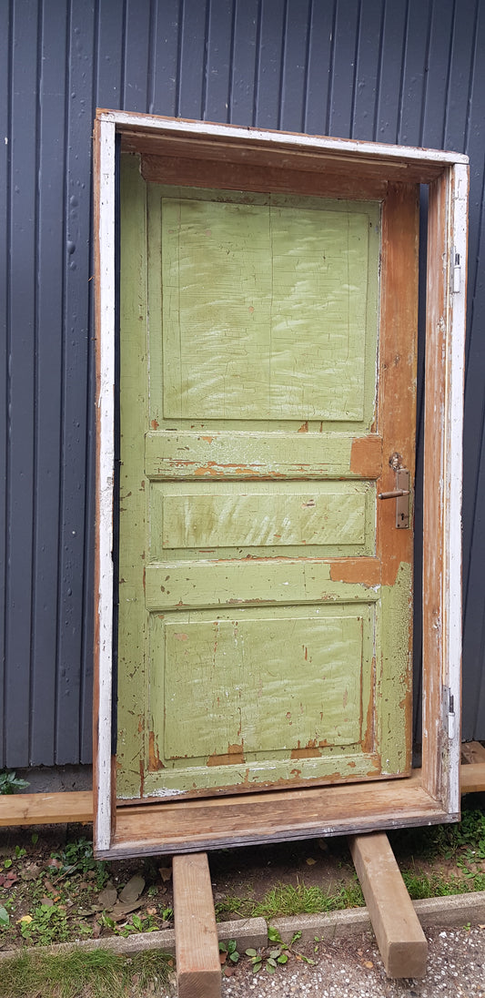 ARTIKELNUMMER 220 b103.5 h193 d14,b 95 h185. höger Pris: 4000kr