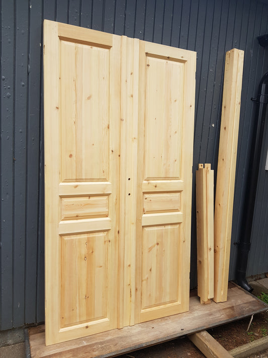 Art 836 Såld  b117 h208.5 15000 kr