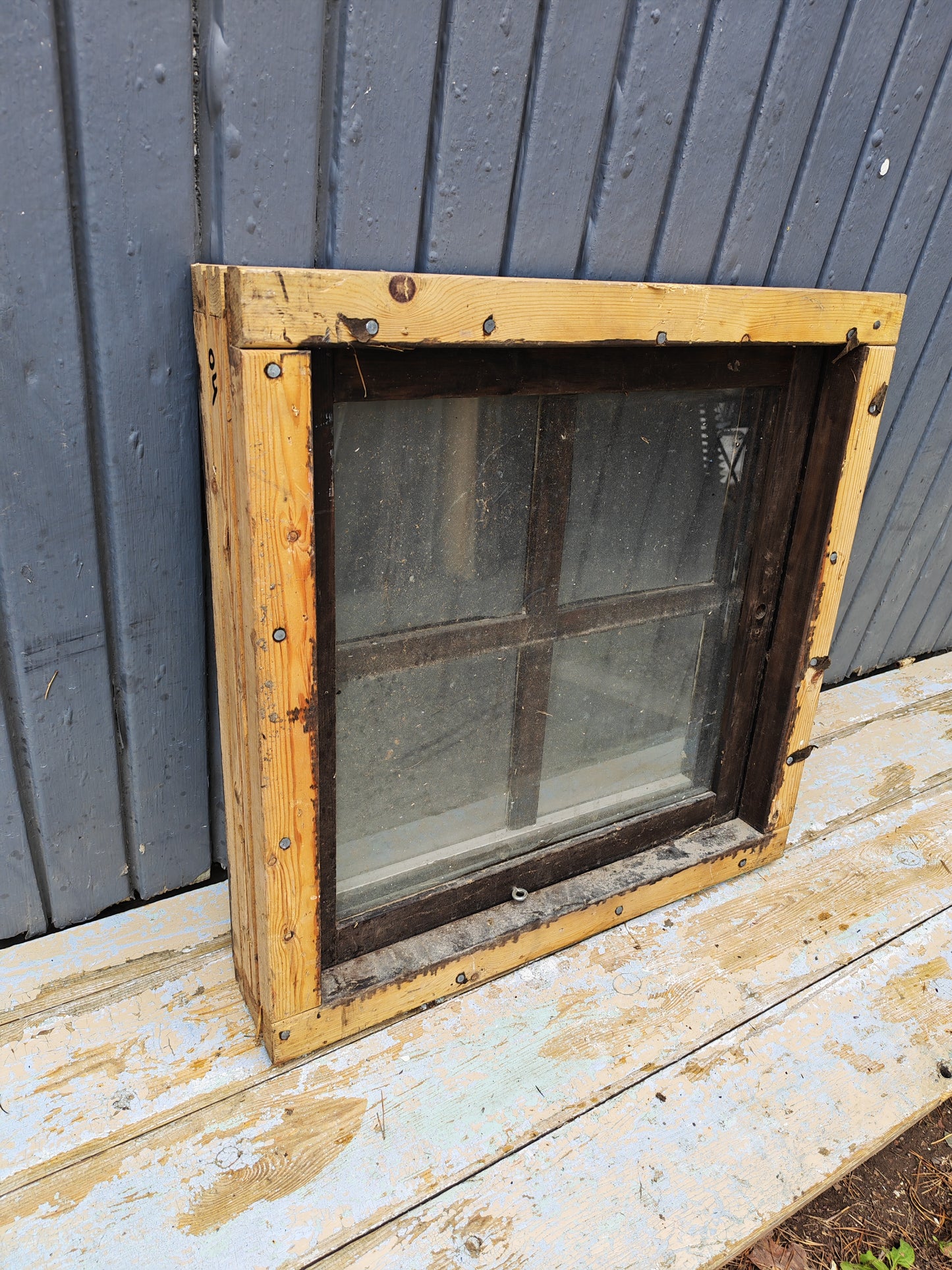 ART 04  B60   H60   D10,5    PRIS 2500 KR