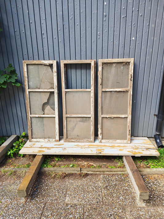 ART 04K 6ST  B47   H122  D2,5    PRIS 500 KR PER ST 1 HEL 5 TRASIGA GLAS