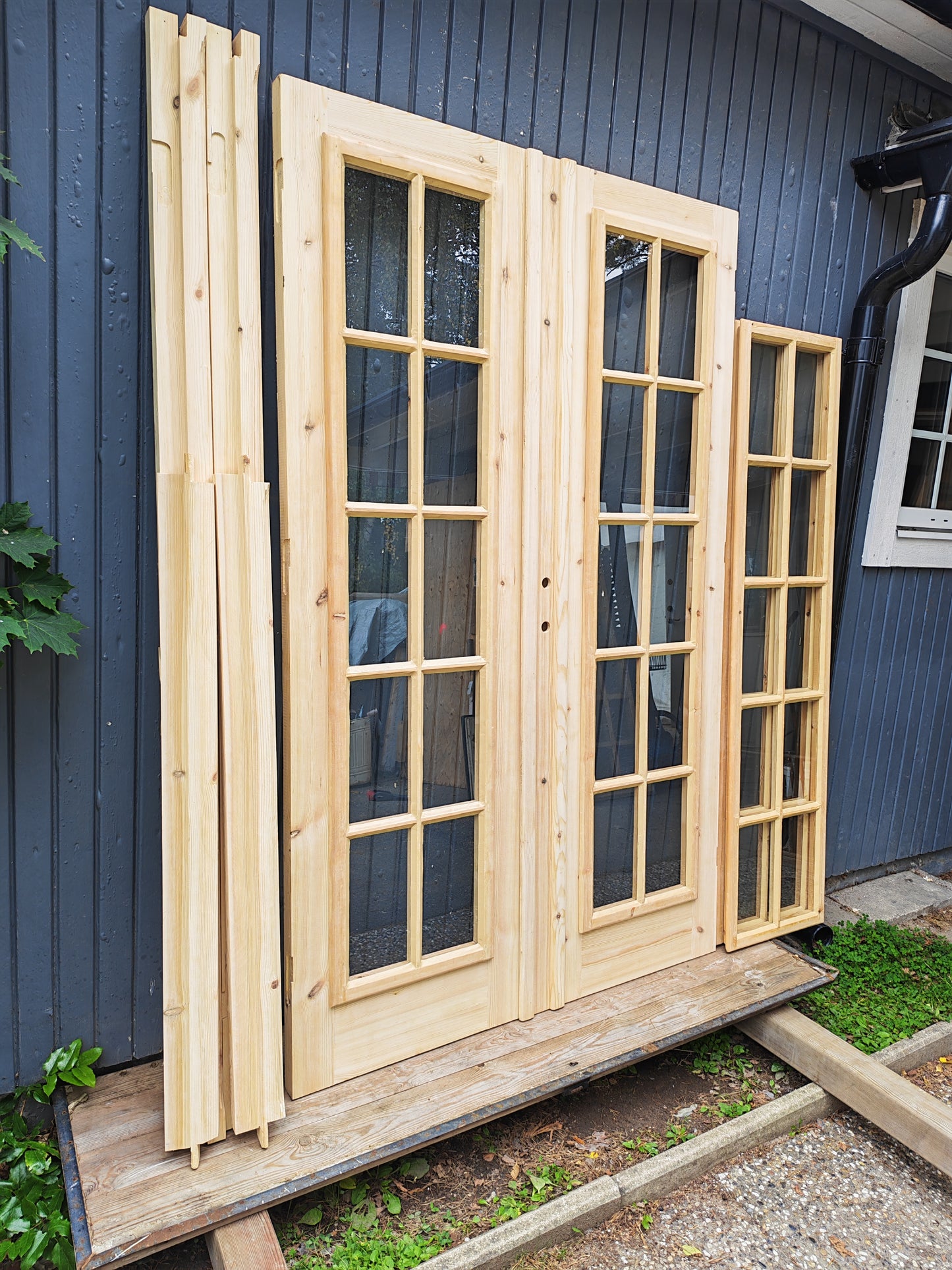Art 905 Såld   B130 H208 16000 kr