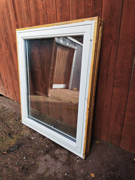 ART 21G  B98, 5 H118, 5 TRE GLAS  VRED FÖNSTER  4500KR  BORLÄNGE