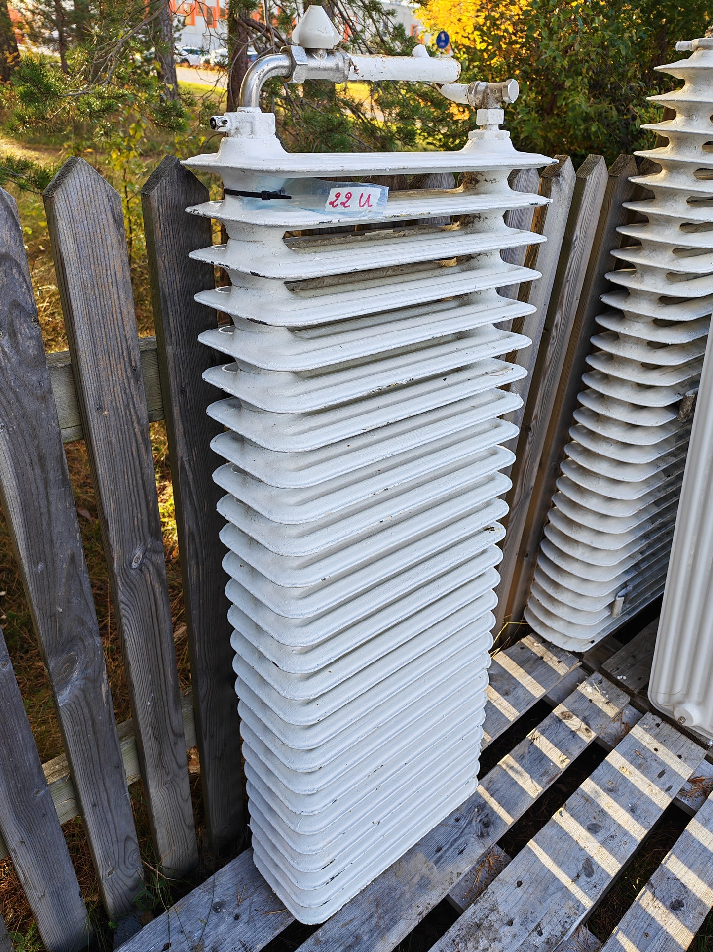 ART 22U   B120  H44  D20  PRIS 4500 KR