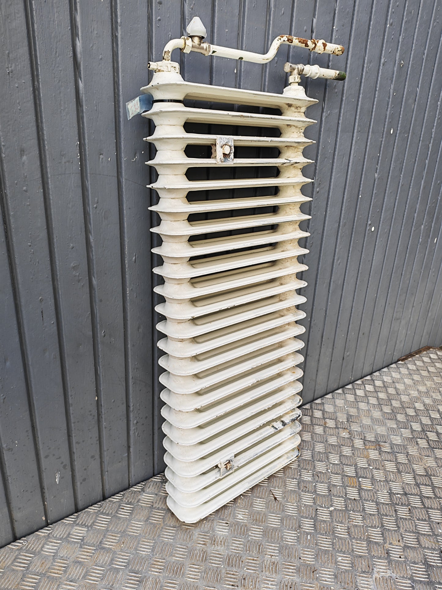 ART 22i   B105  H44  D13  PRIS 3500 KR