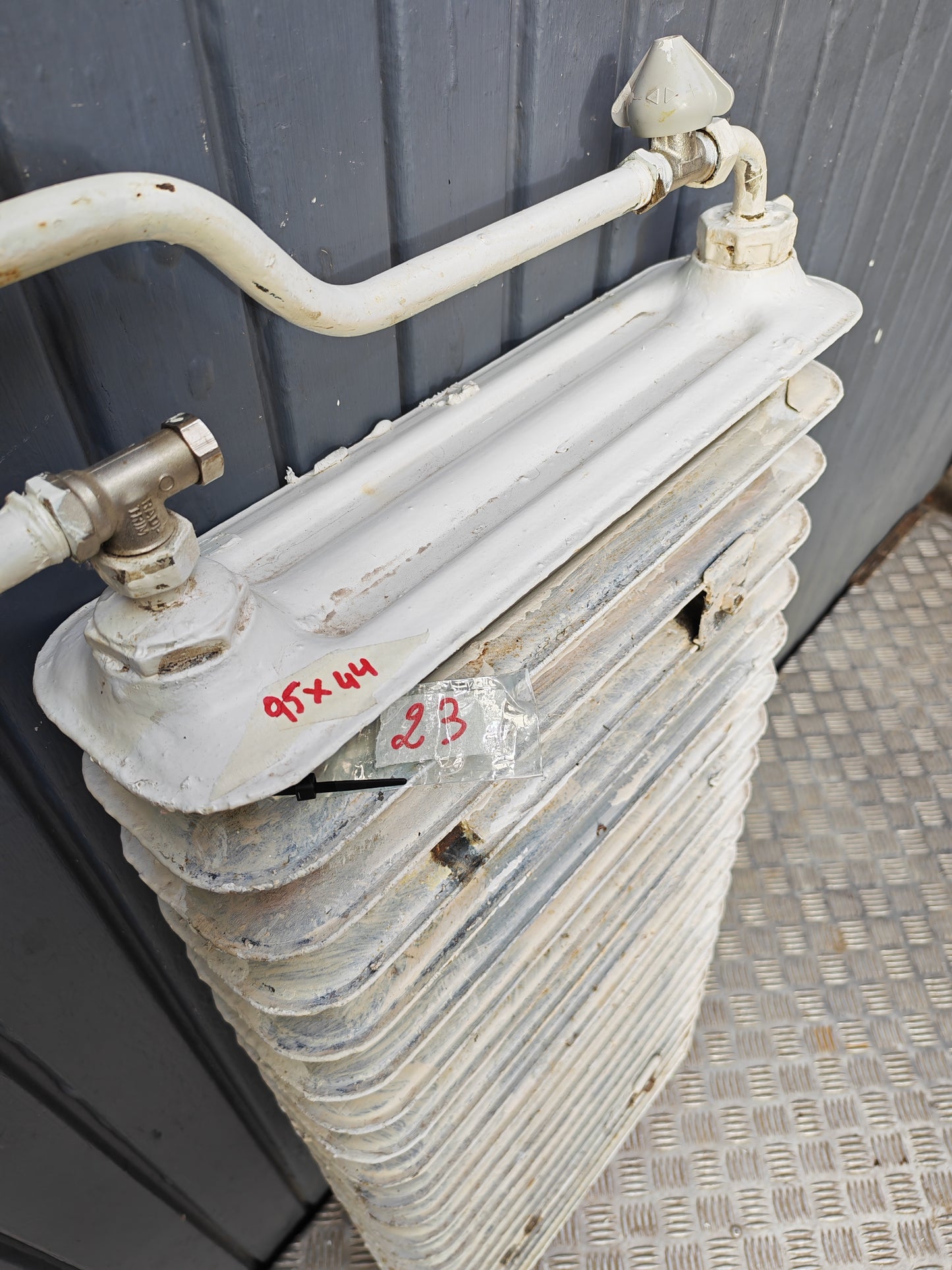 ART 23   B95  H44  D13  PRIS 3500 KR