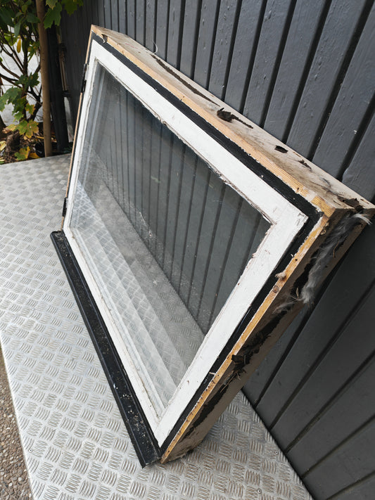 ART 25B    B105, 5 H84, 5  KOPPLAD PRIS 2500KR